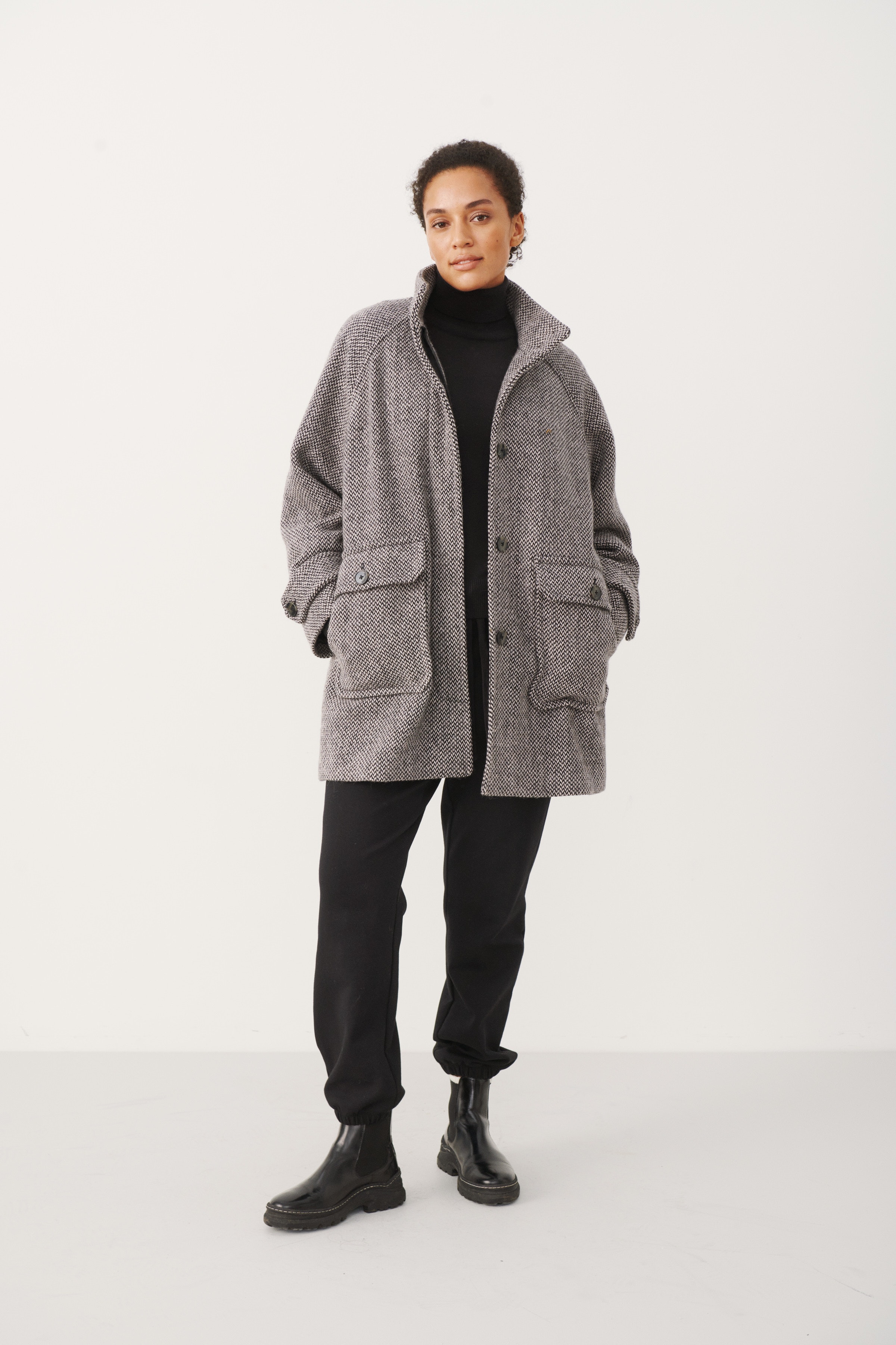 KarinPW Outerwear LOOKBOOK FRONT 30306105-300805