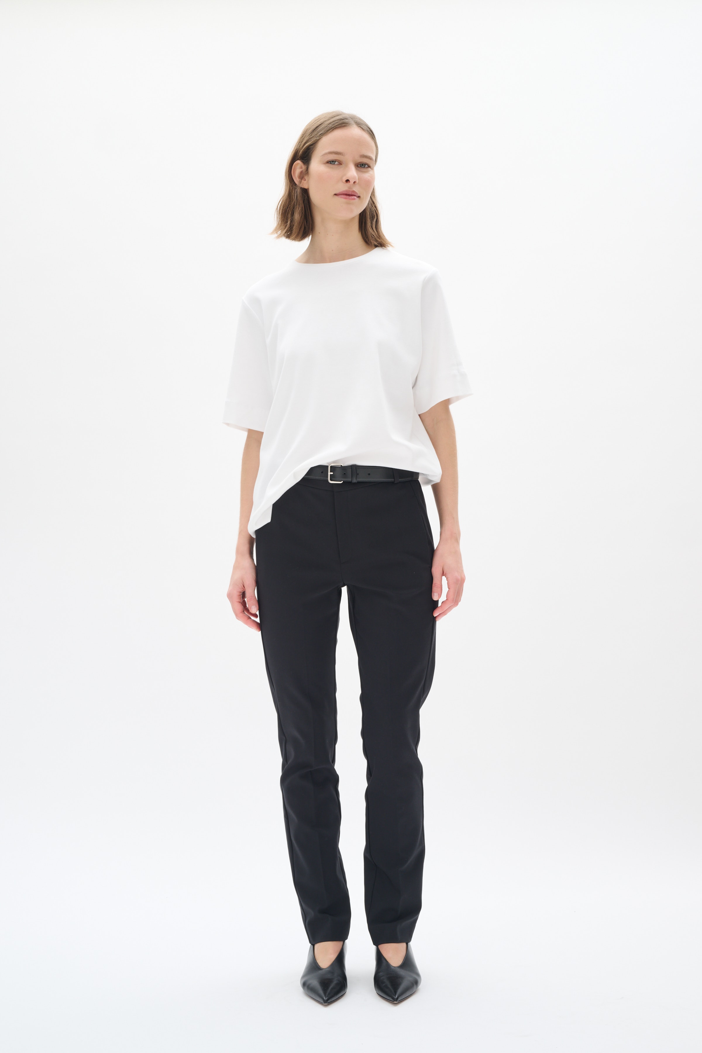 ZellaIW Trousers LOOKBOOK FRONT 30110334-194008