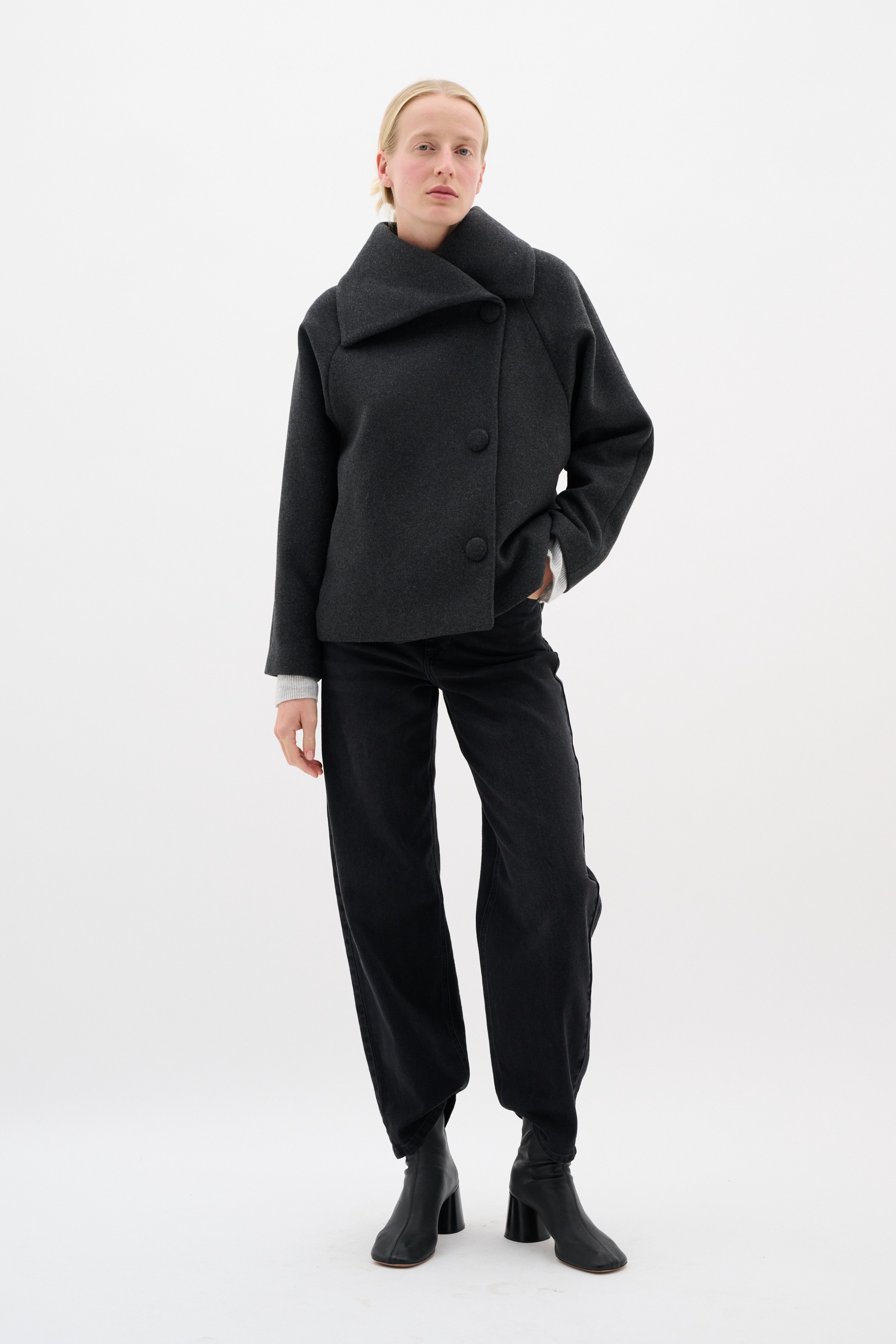 PerryIW Short Coat LOOKBOOK FRONT 30110807-300596