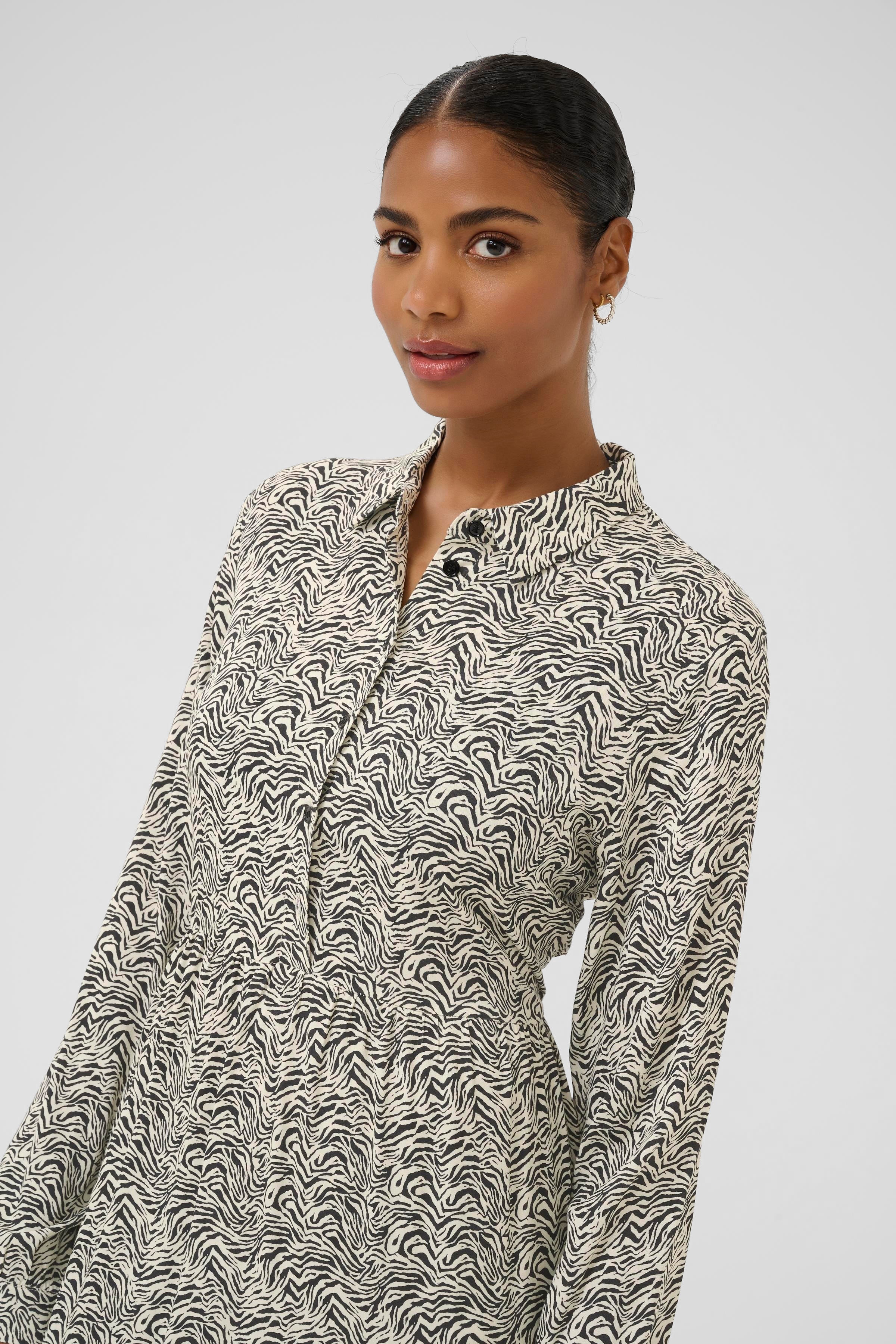 KAmiriam Rock LOOKBOOK DETAIL 10510552-108215