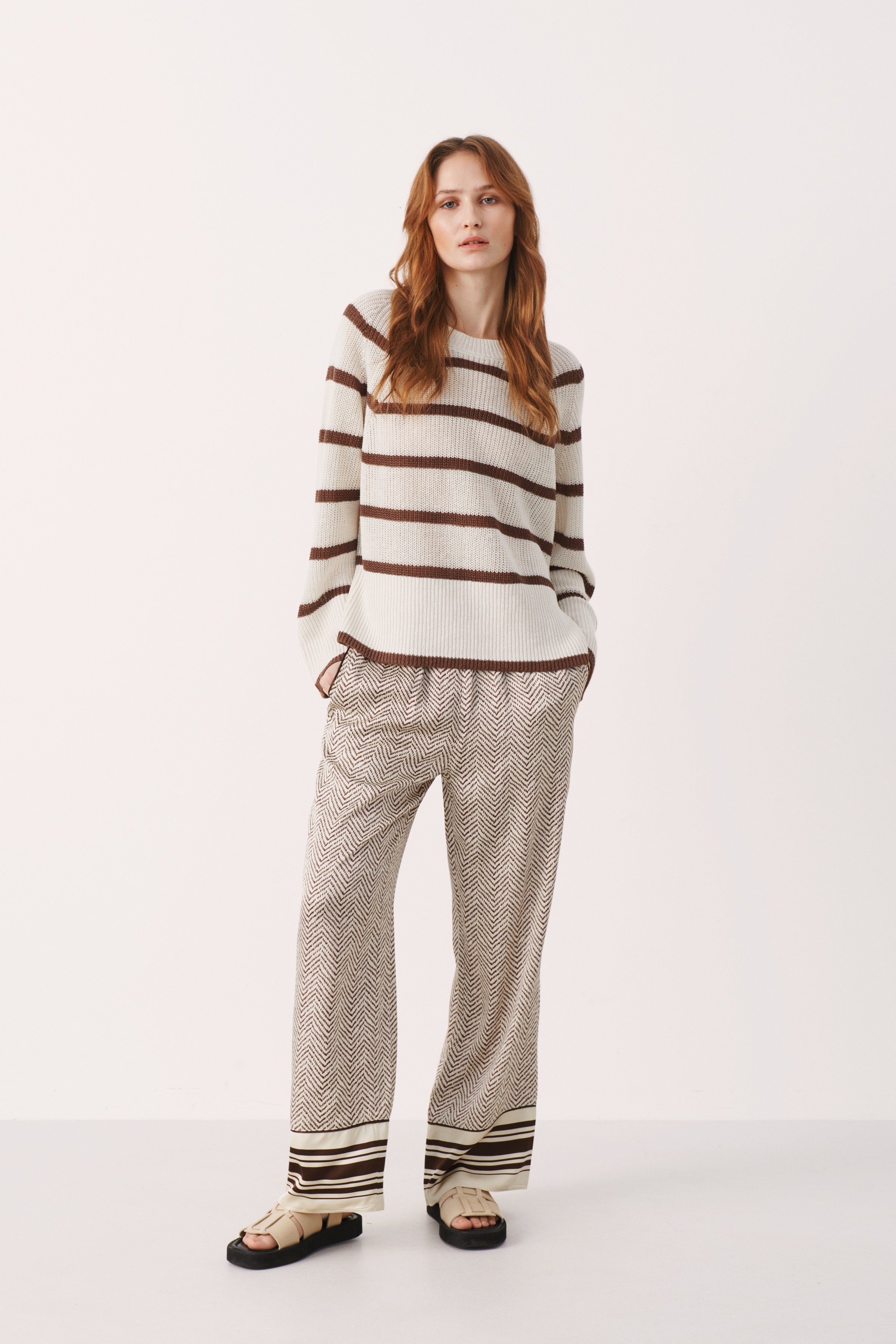 SachaPW Pullover LOOKBOOK FRONT 30307576-302295