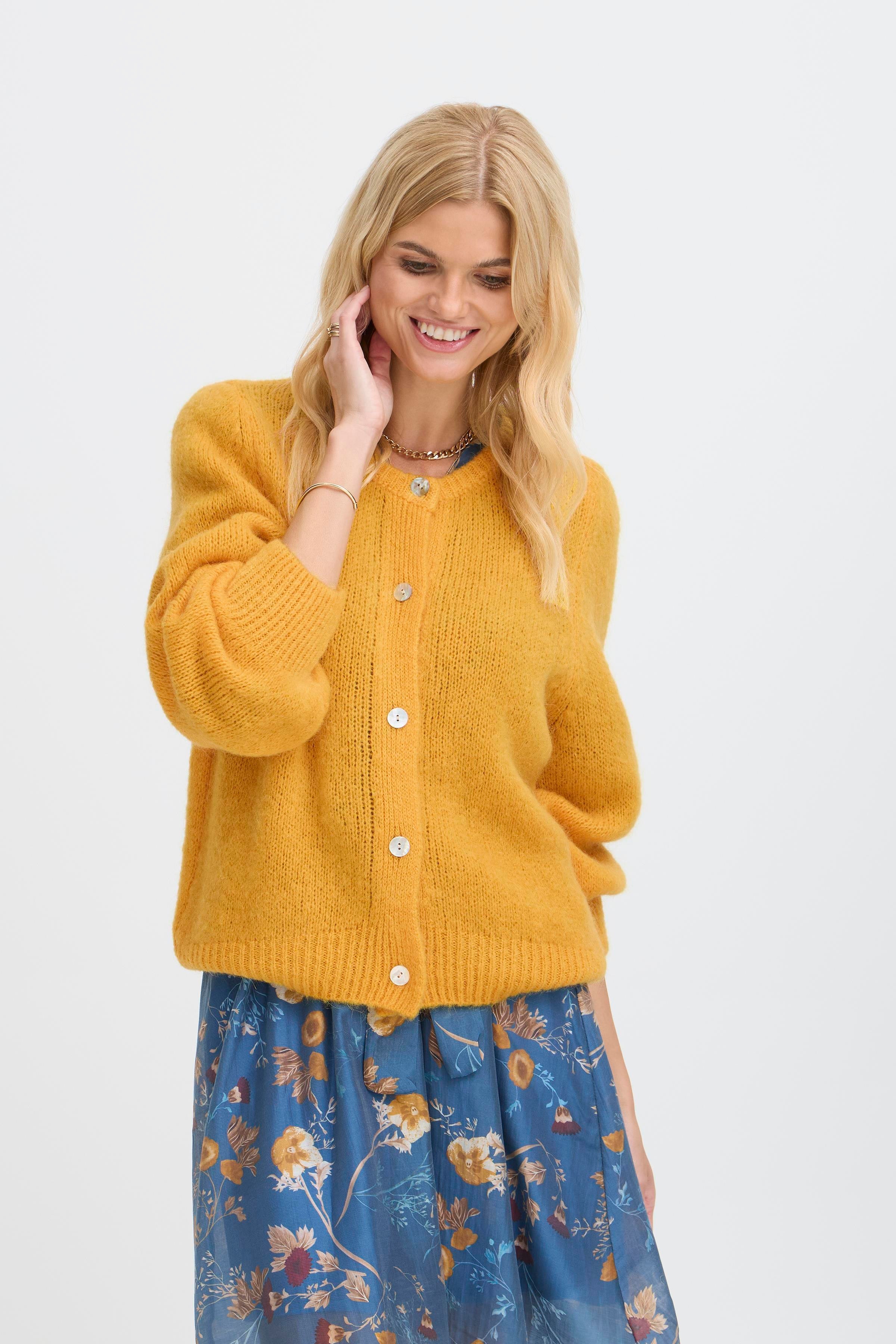 SBGULVIG Cardigan LOOKBOOK FRONT 22100655-150948