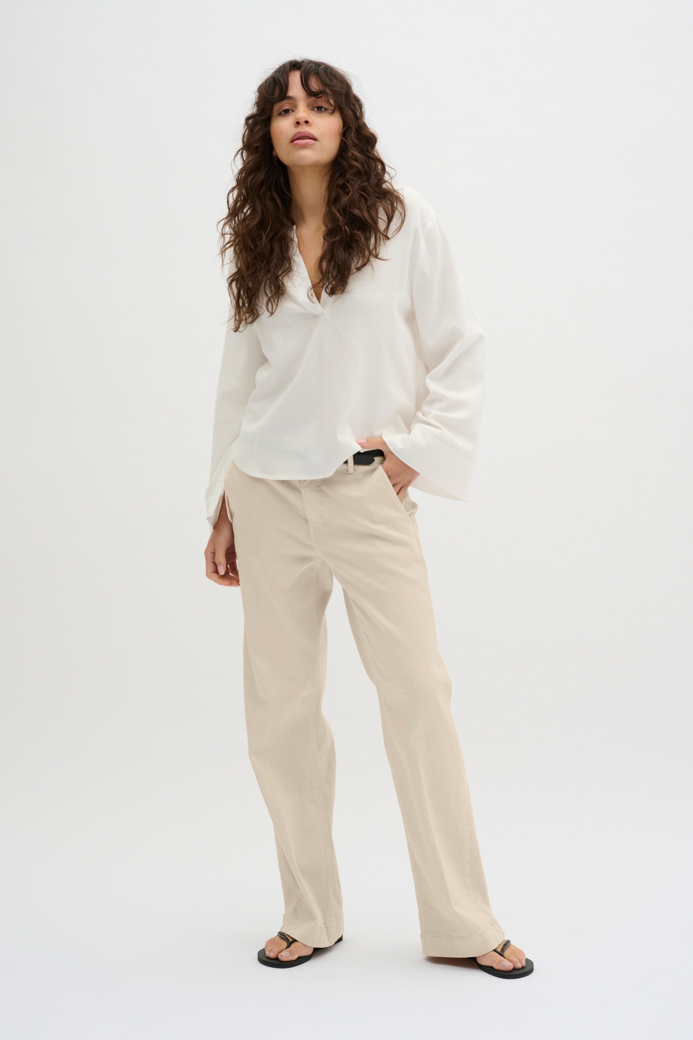 LaraMW Hose LOOKBOOK FRONT 10704230-130905