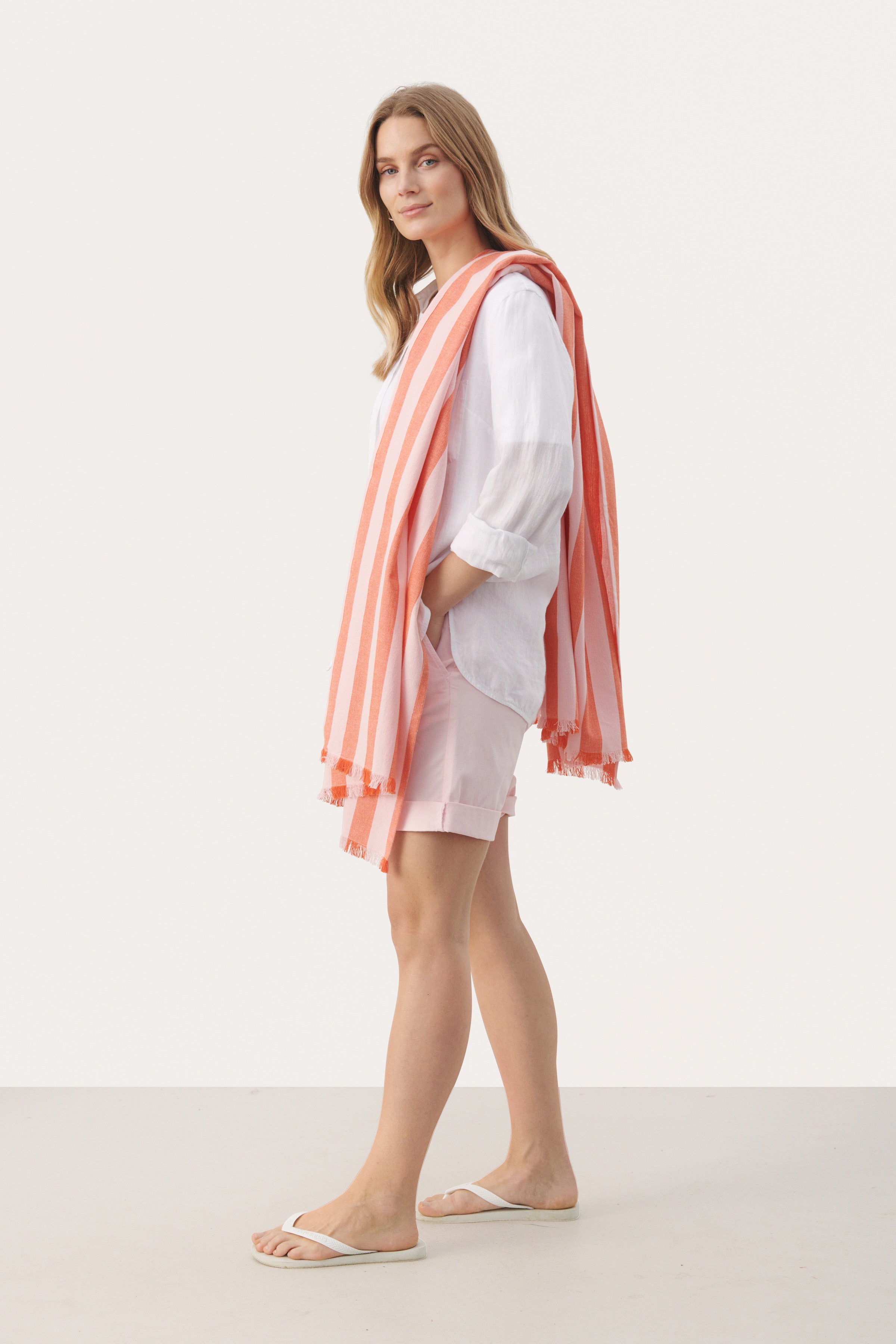 GunvaPW Towel LOOKBOOK FRONT 30308706-302989