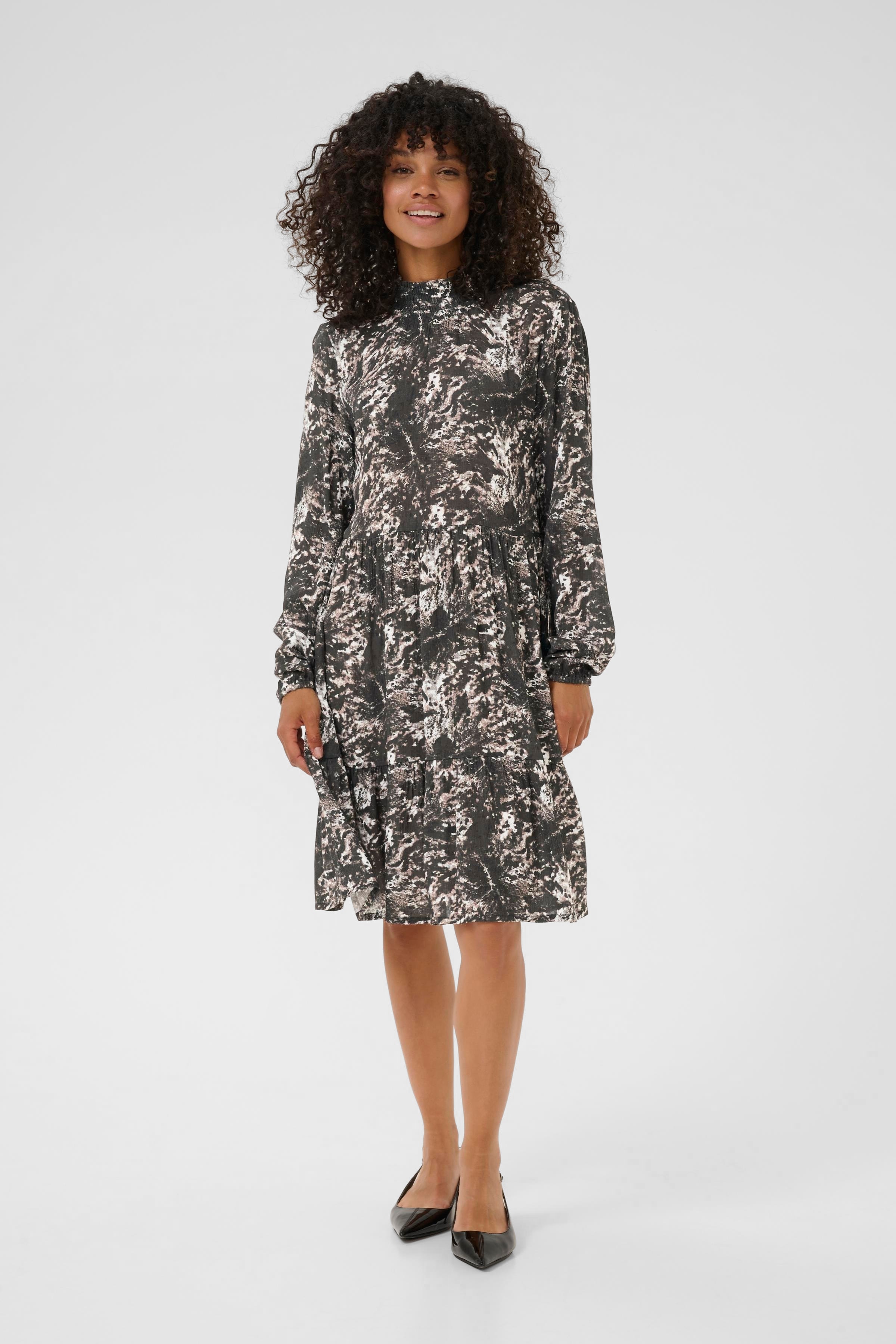 KAlinda Dress LOOKBOOK FRONT 10510741-108203