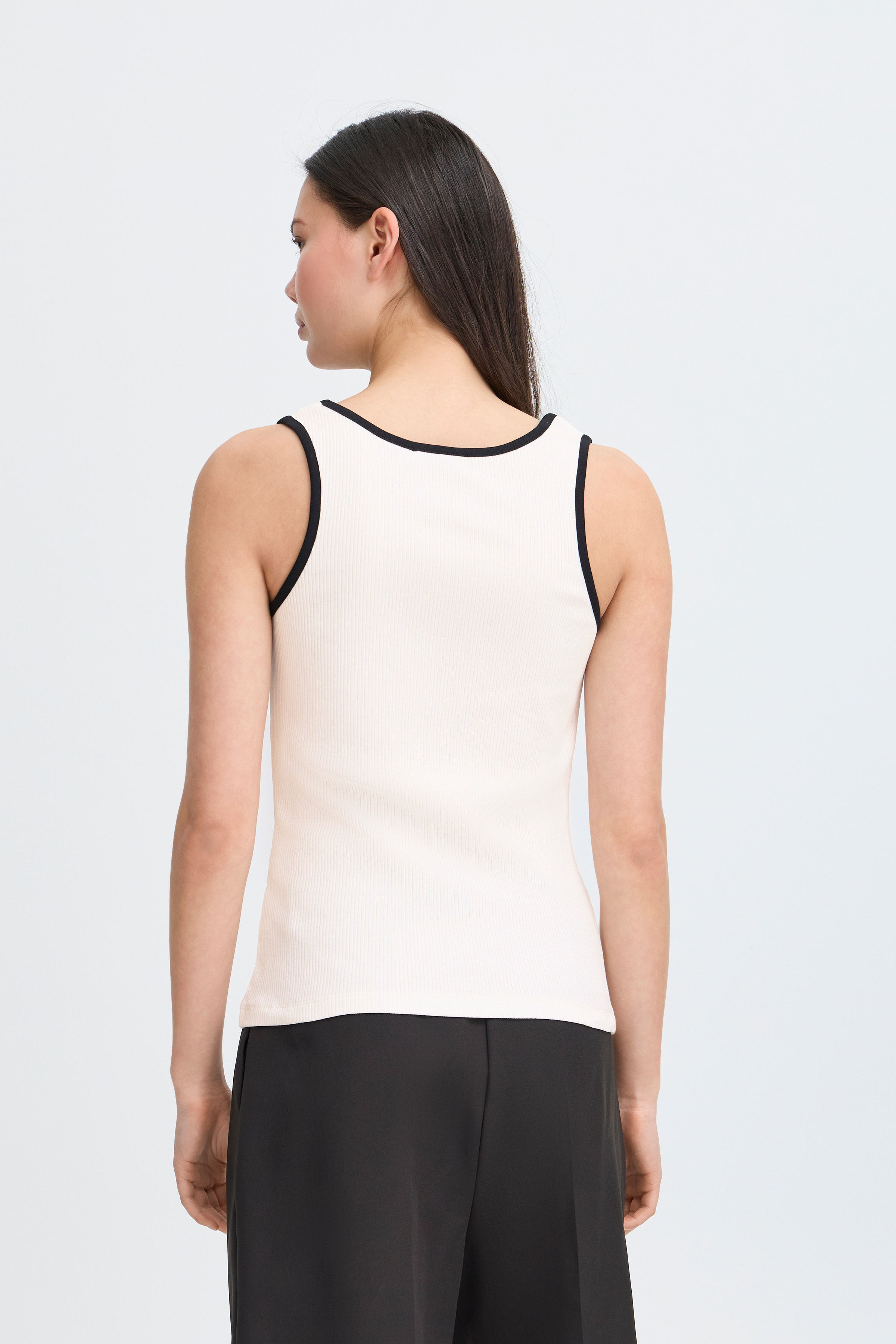 IHPALMELA Top LOOKBOOK FRONT 20123420-114201