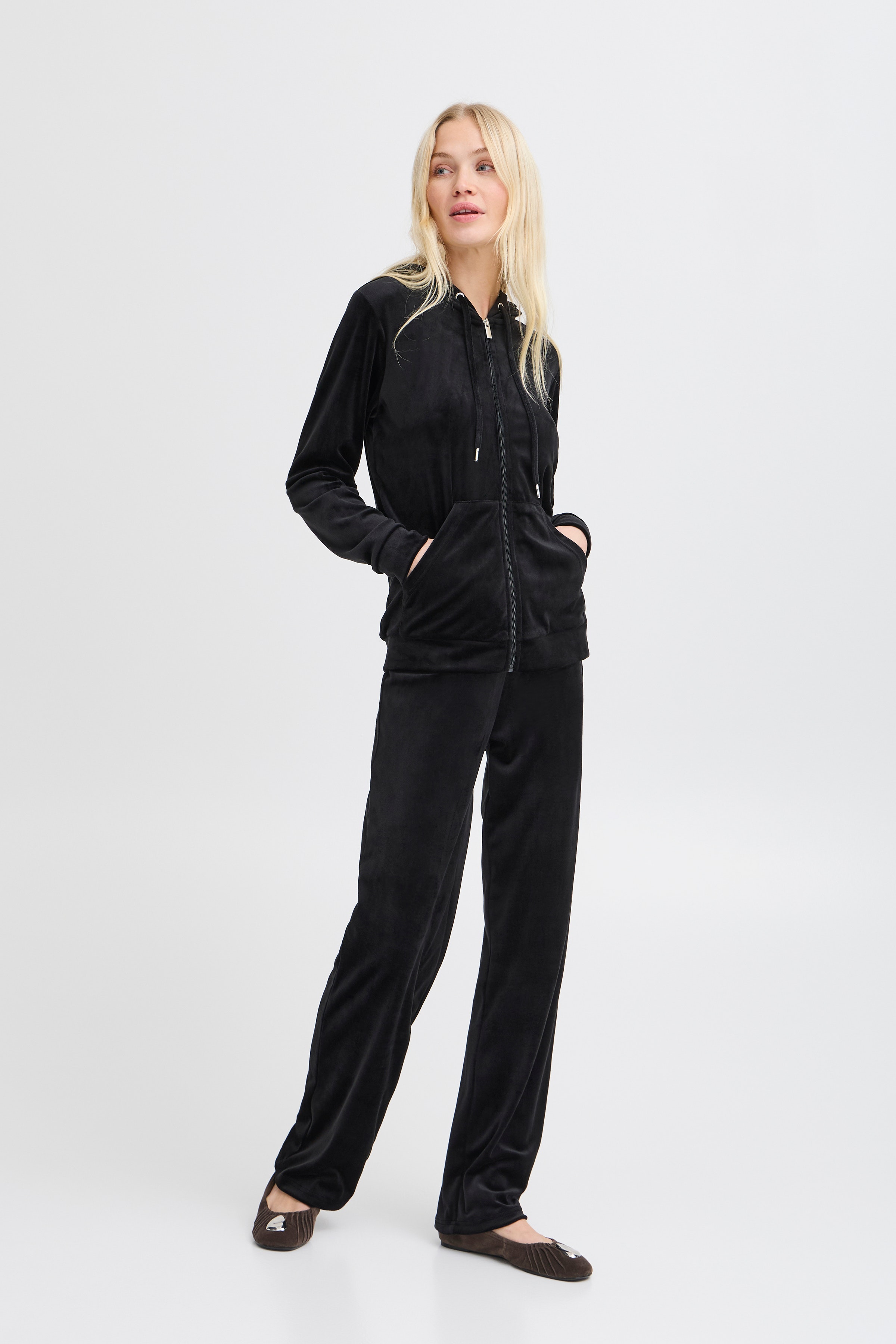 BYMITZA Joggingsæt LOOKBOOK FRONT 20810786-200451