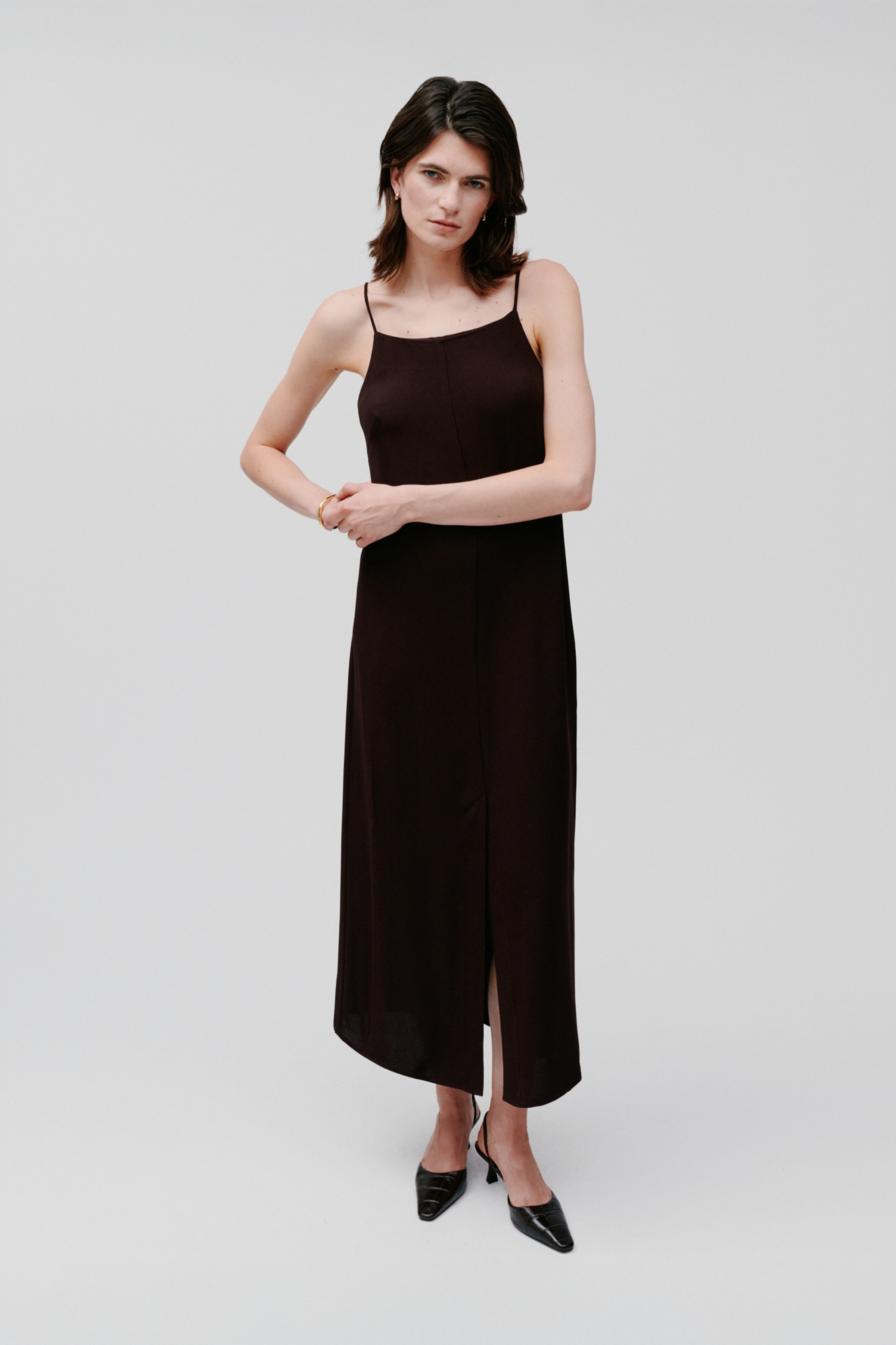 Nava Dress LOOKBOOK FRONT 30600660-RE400