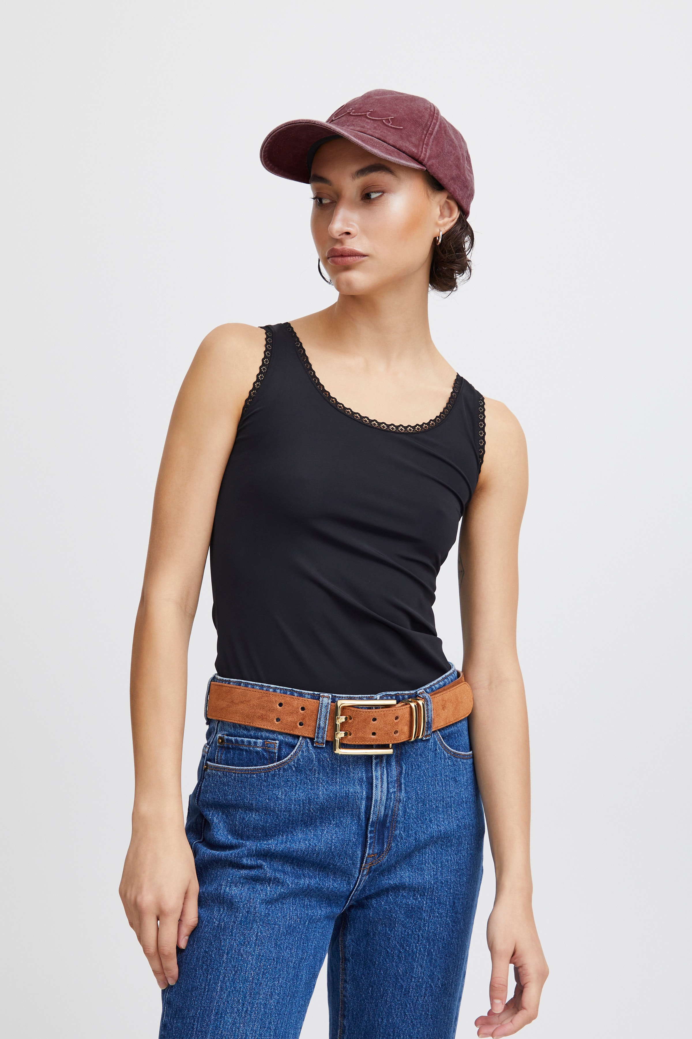 IAPARIS Caps LOOKBOOK FRONT 20119782-191627