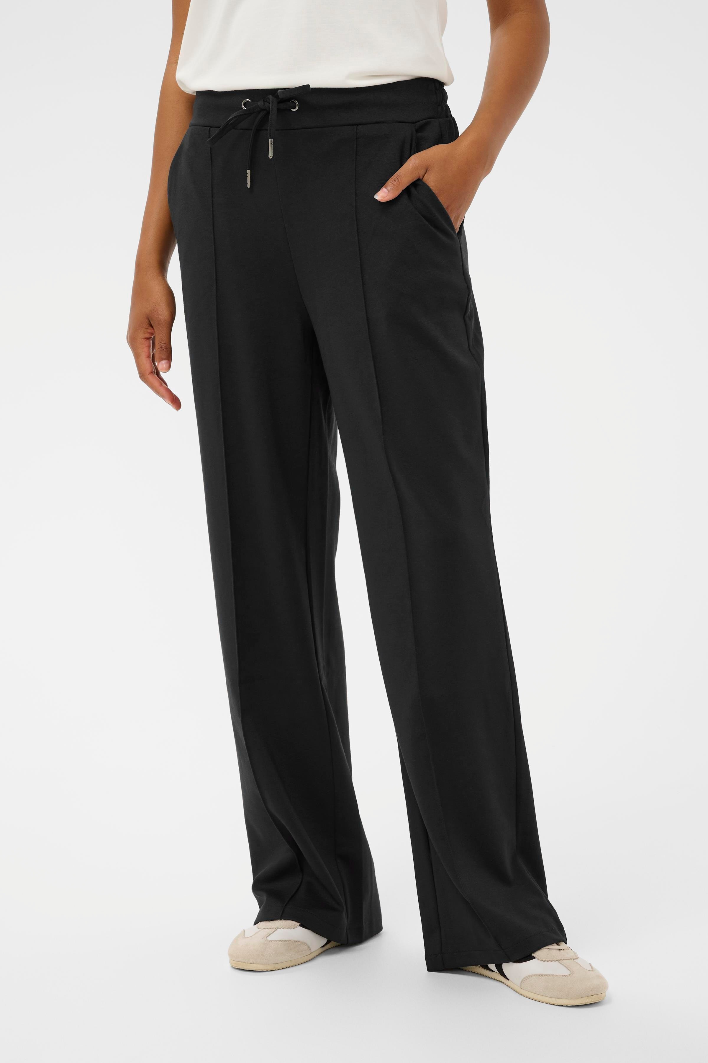 KAjenny Straight Hose LOOKBOOK FRONT 10508621-100121