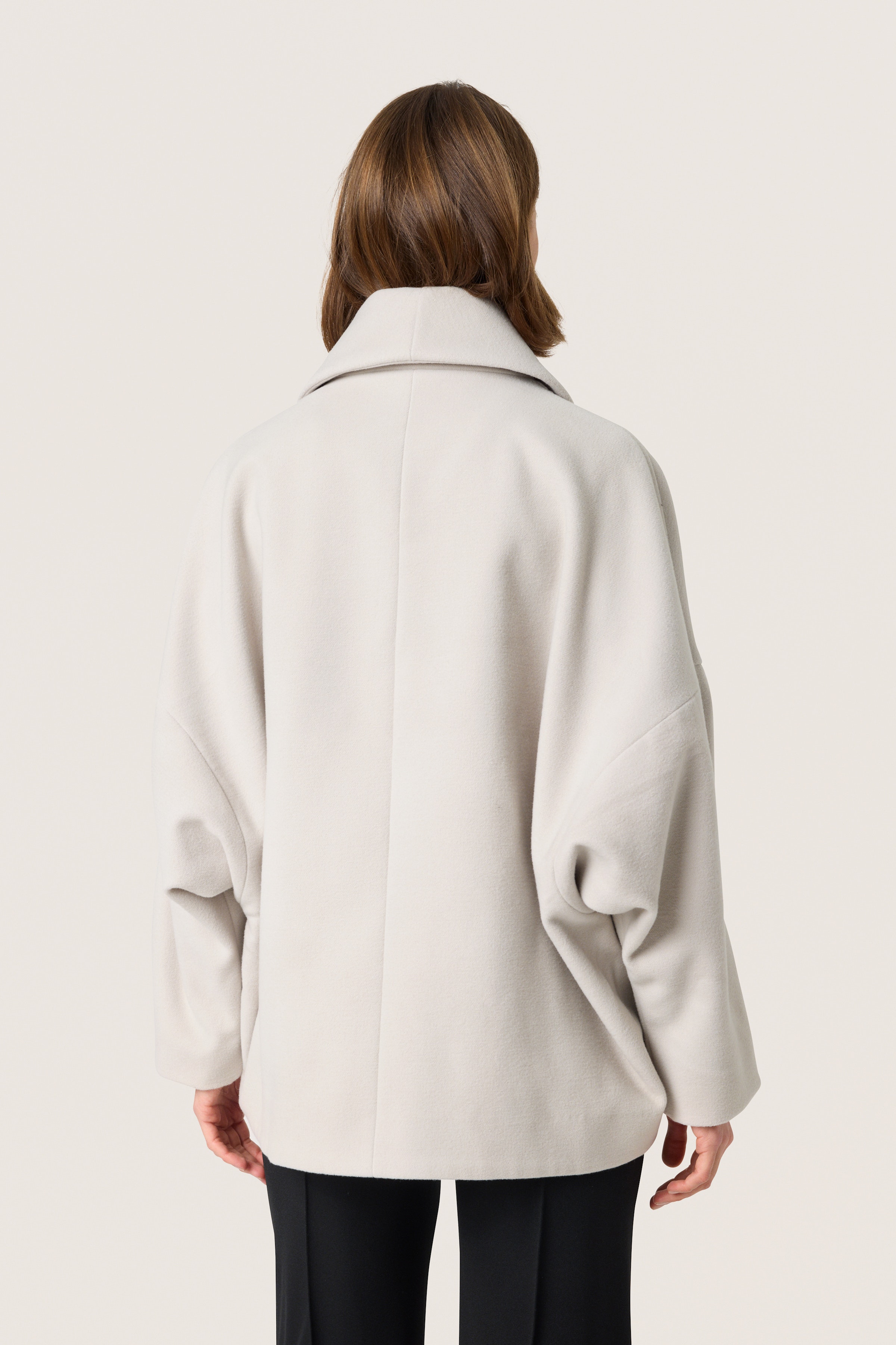 SLRubie Coat LOOKBOOK BACK 30408269-130404