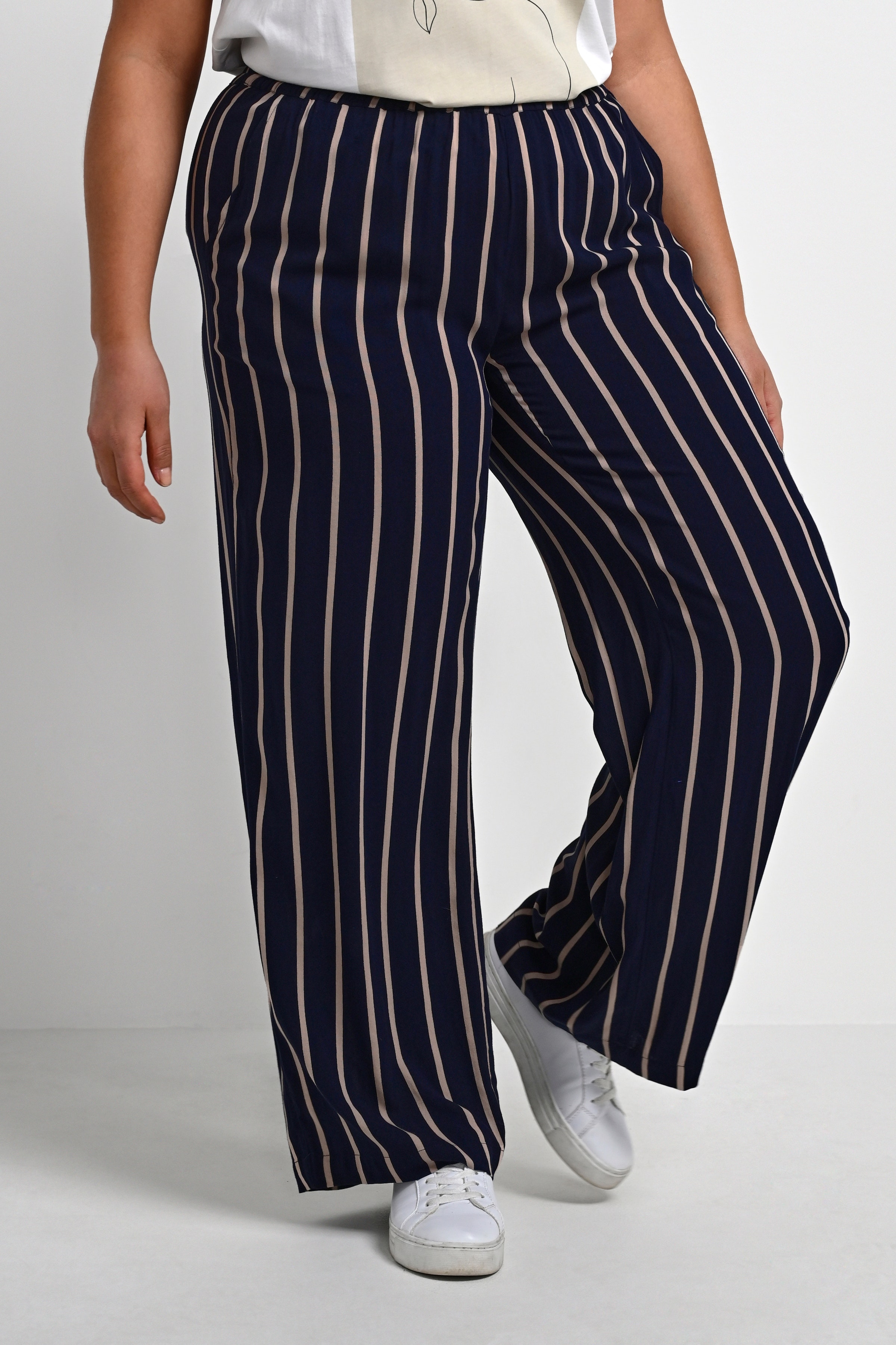 KCgemma Byxor LOOKBOOK FRONT 10580872-102729