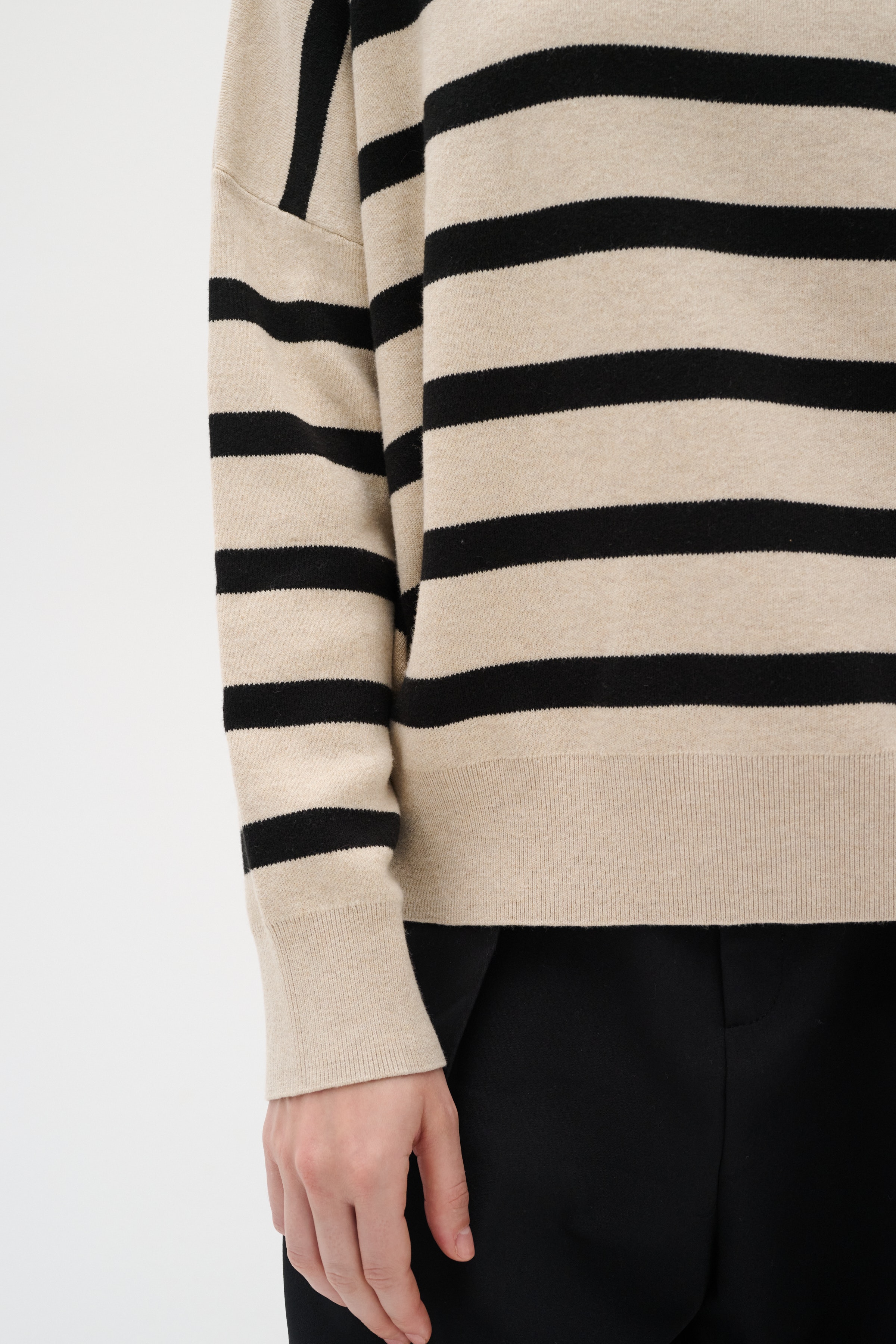 TenleyIW Turtleneck Pullover LOOKBOOK DETAIL 30106490-301506