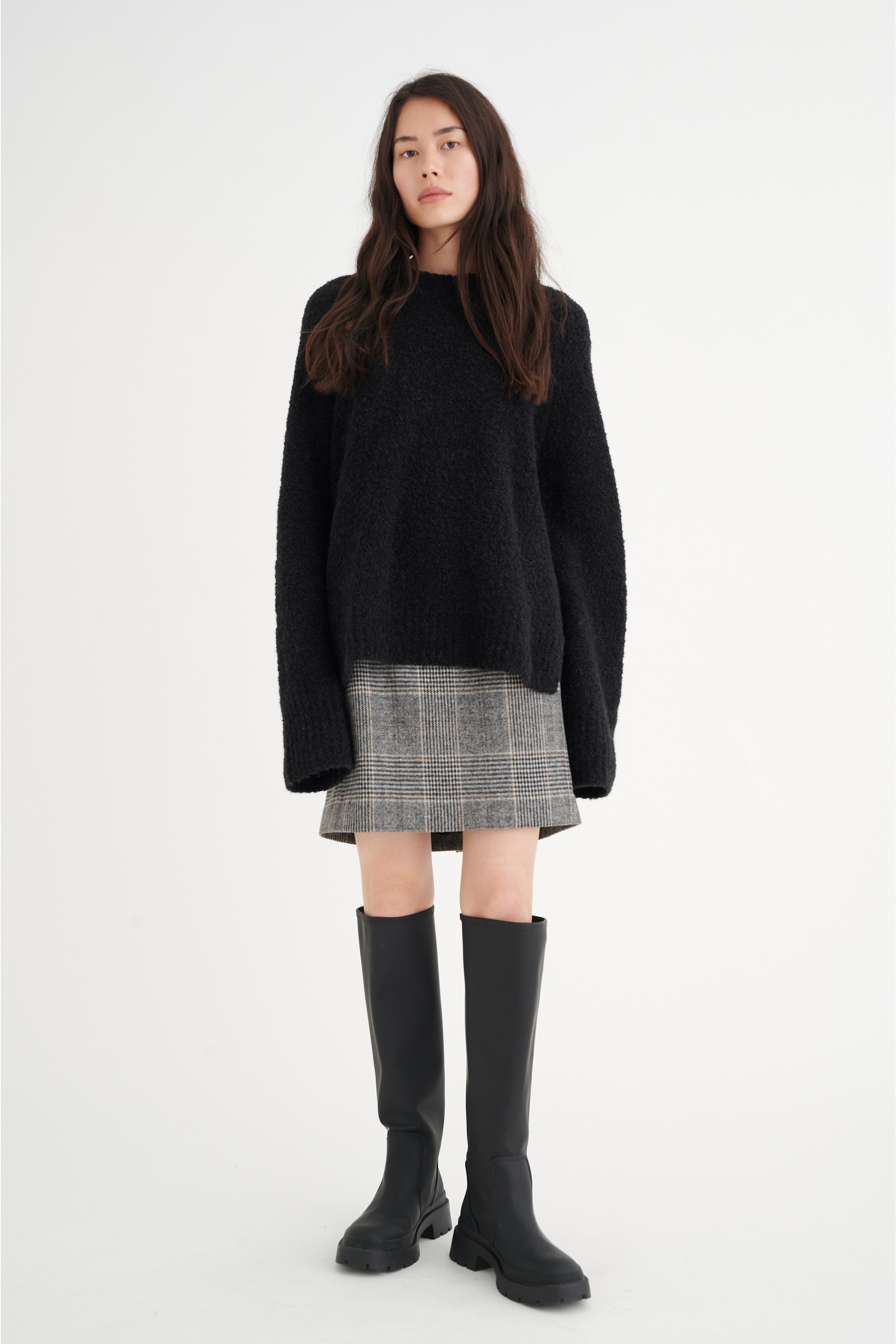 TuvaIW Kjol LOOKBOOK FRONT 30106522-300488