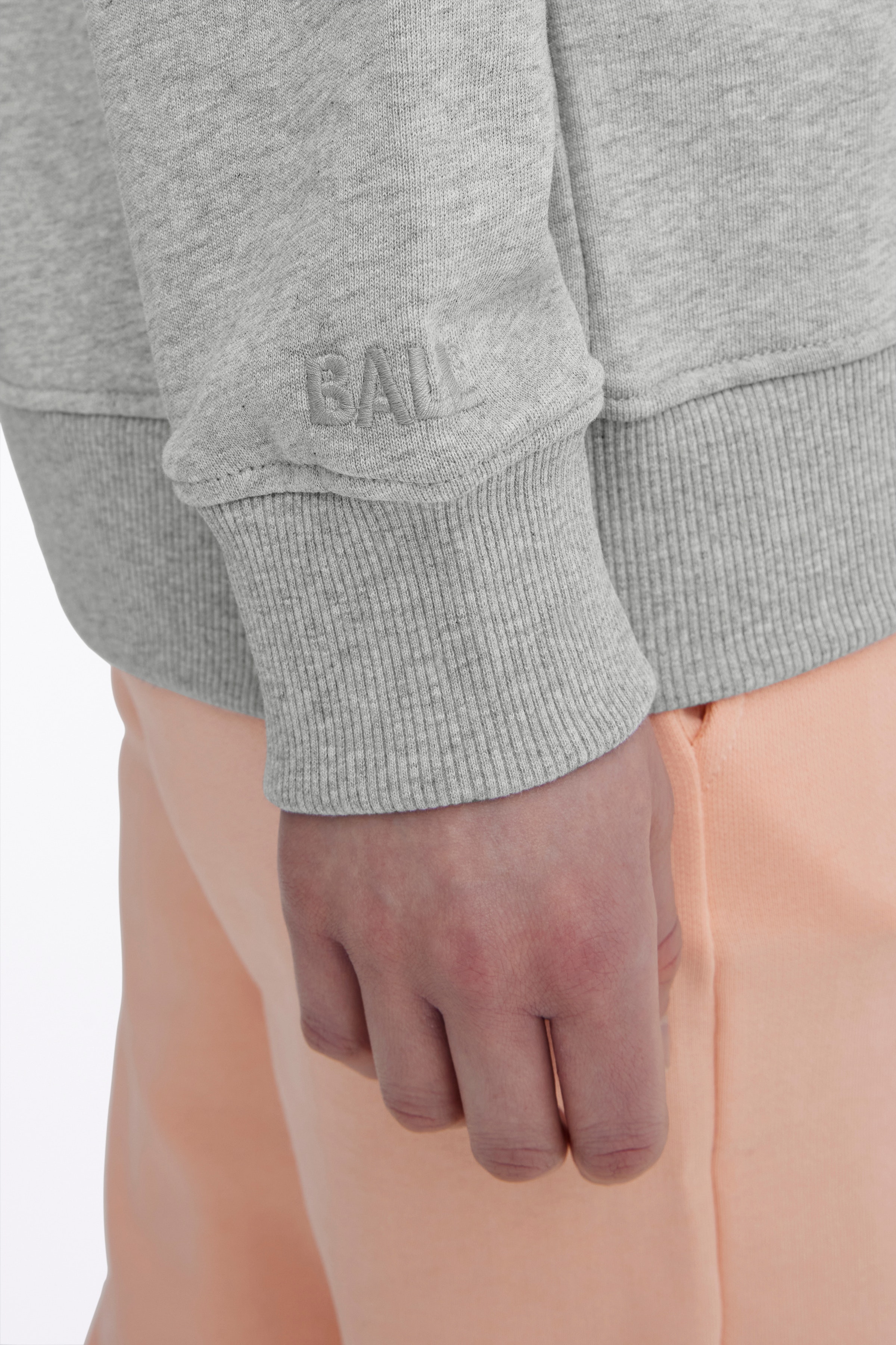 R. WILLS SWEATSHIRT LOOKBOOK DETAIL 50400072-204054