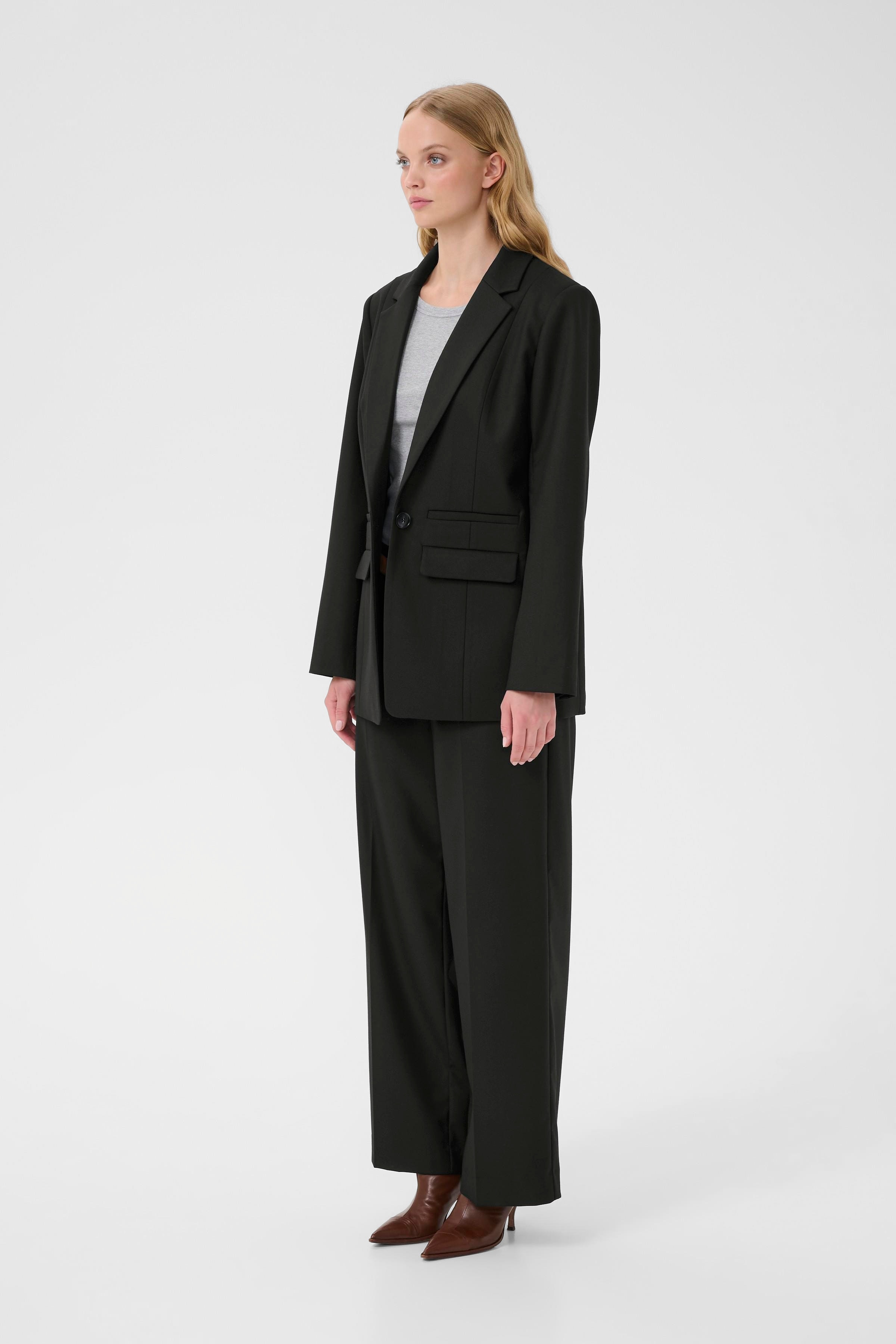 GZpaula Blazer LOOKBOOK FRONT 10910914-100017