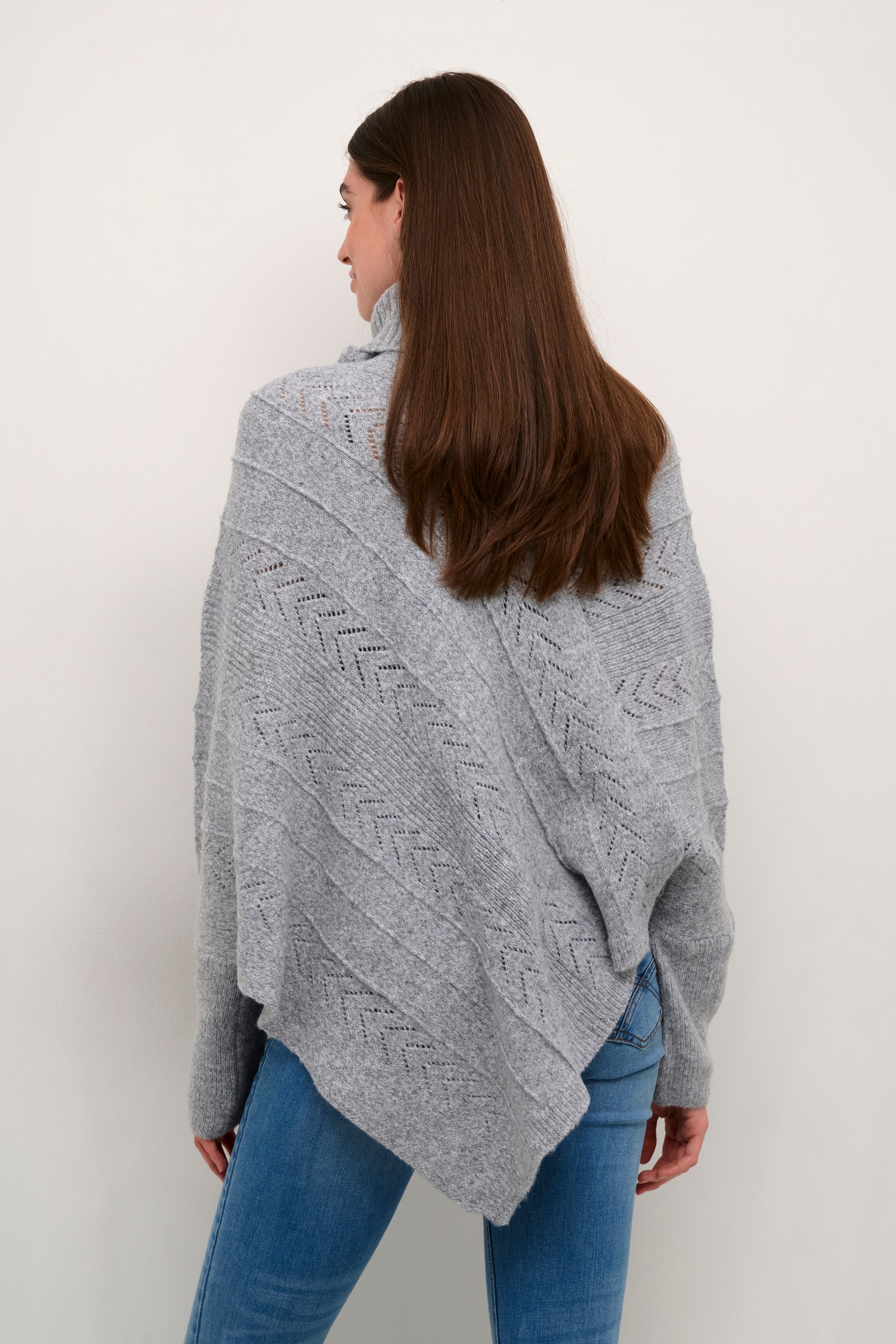 CRHoliday Poncho LOOKBOOK BACK 10612387-100827