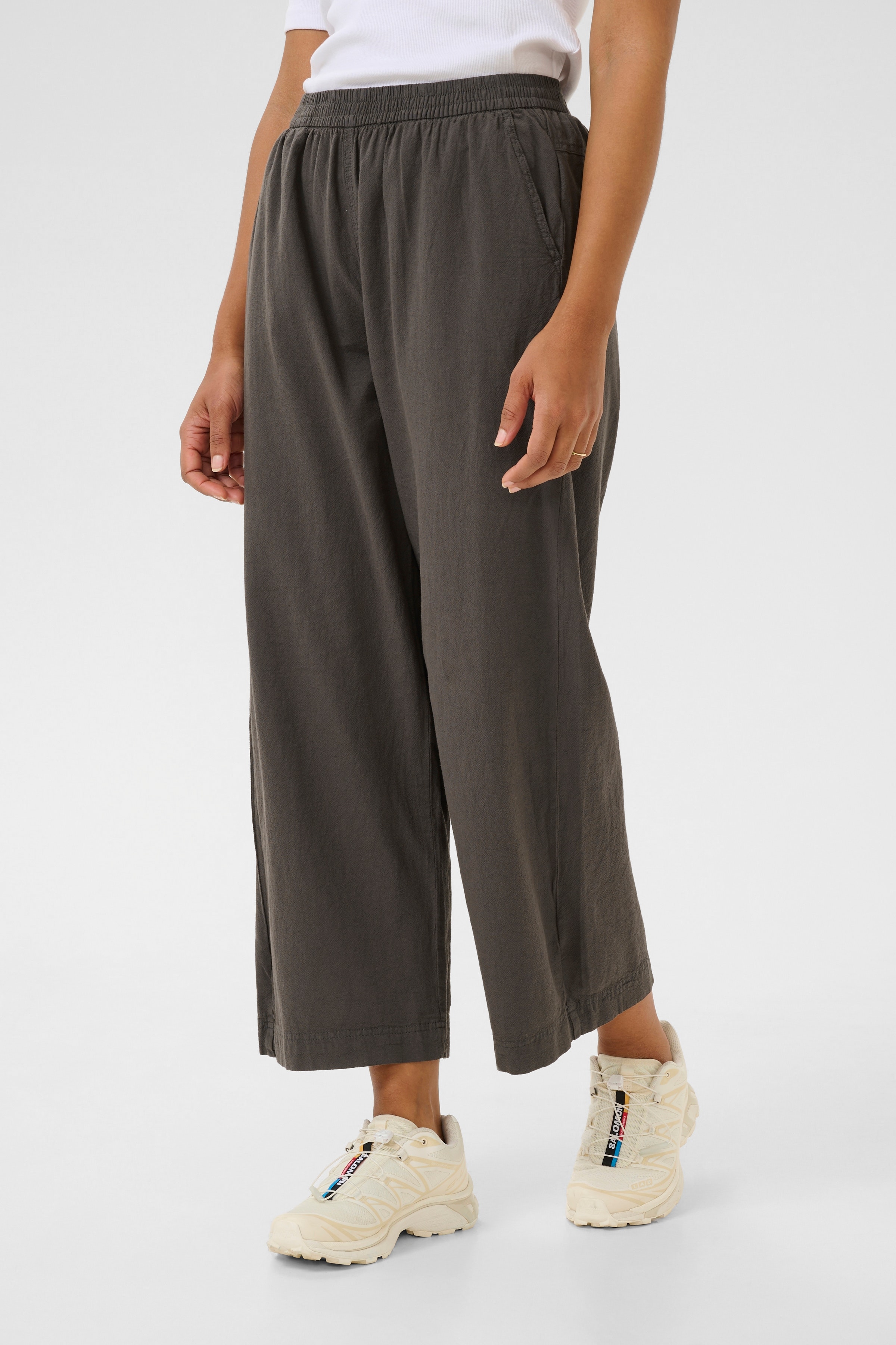 KAnaya Trousers LOOKBOOK FRONT 10507418-190205