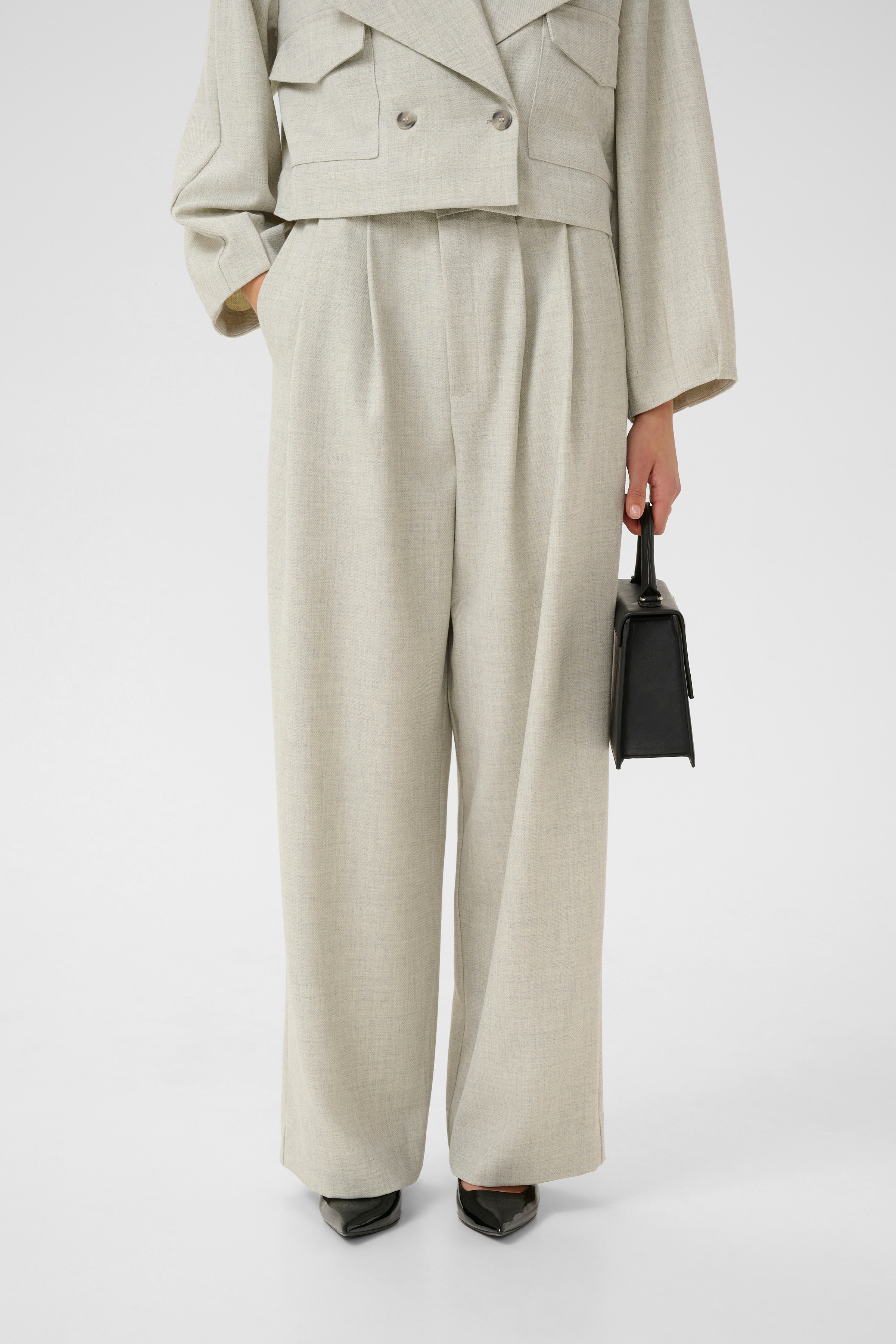 GZwiana Trousers LOOKBOOK FRONT 10910634-107195