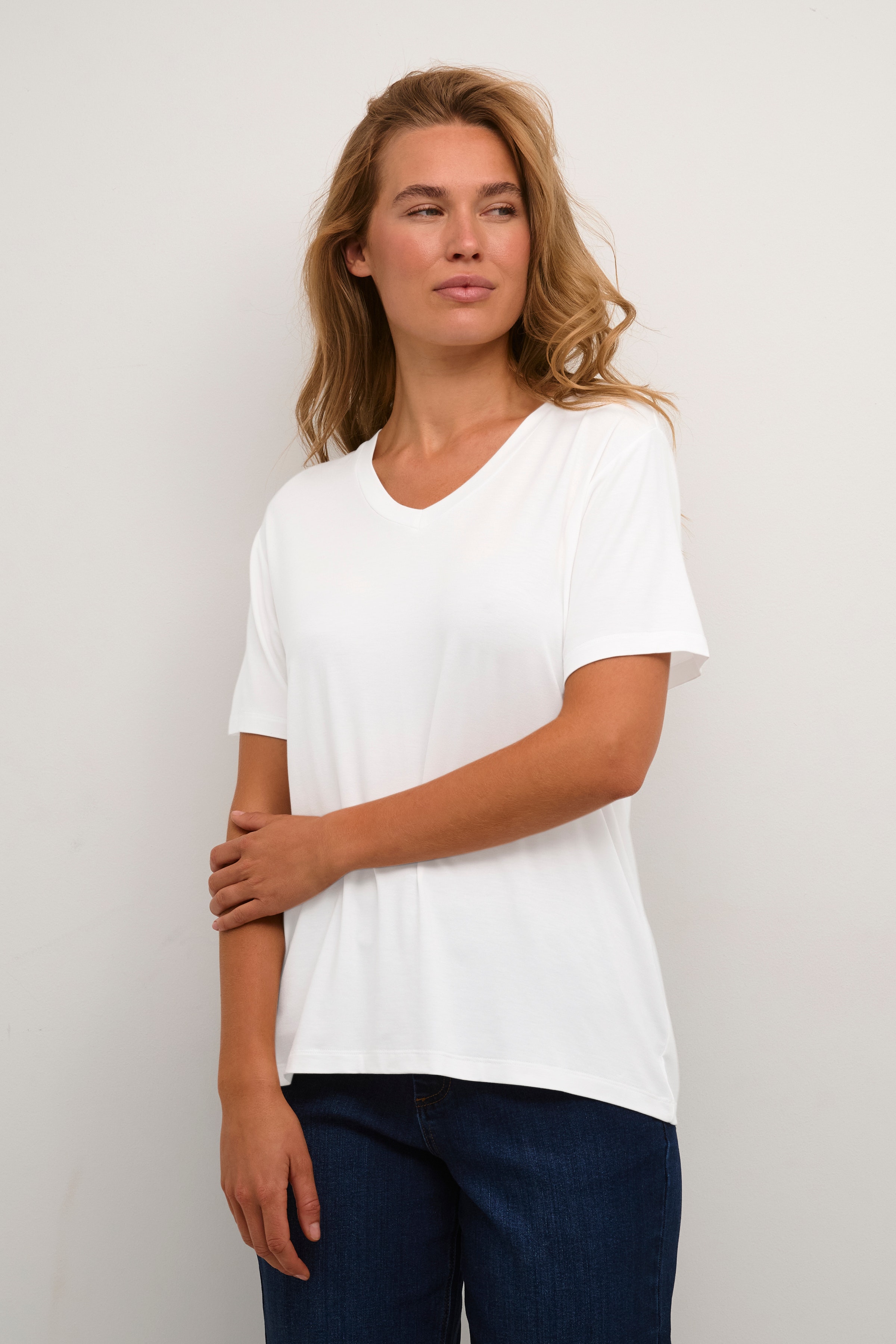 KAfrida T-shirt LOOKBOOK FRONT 10508581-110602