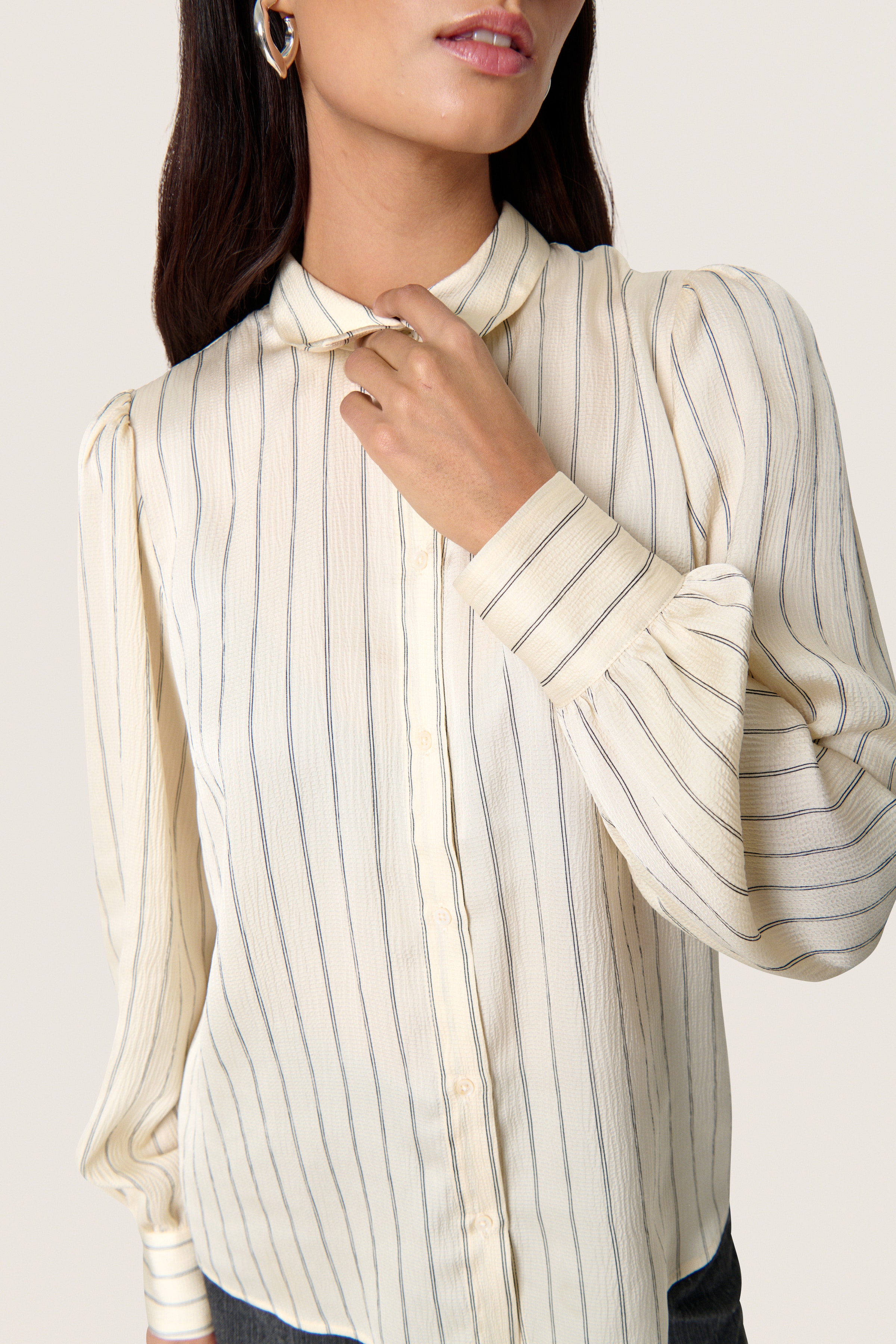SLIoana Shirt LOOKBOOK DETAIL 30408706-303524