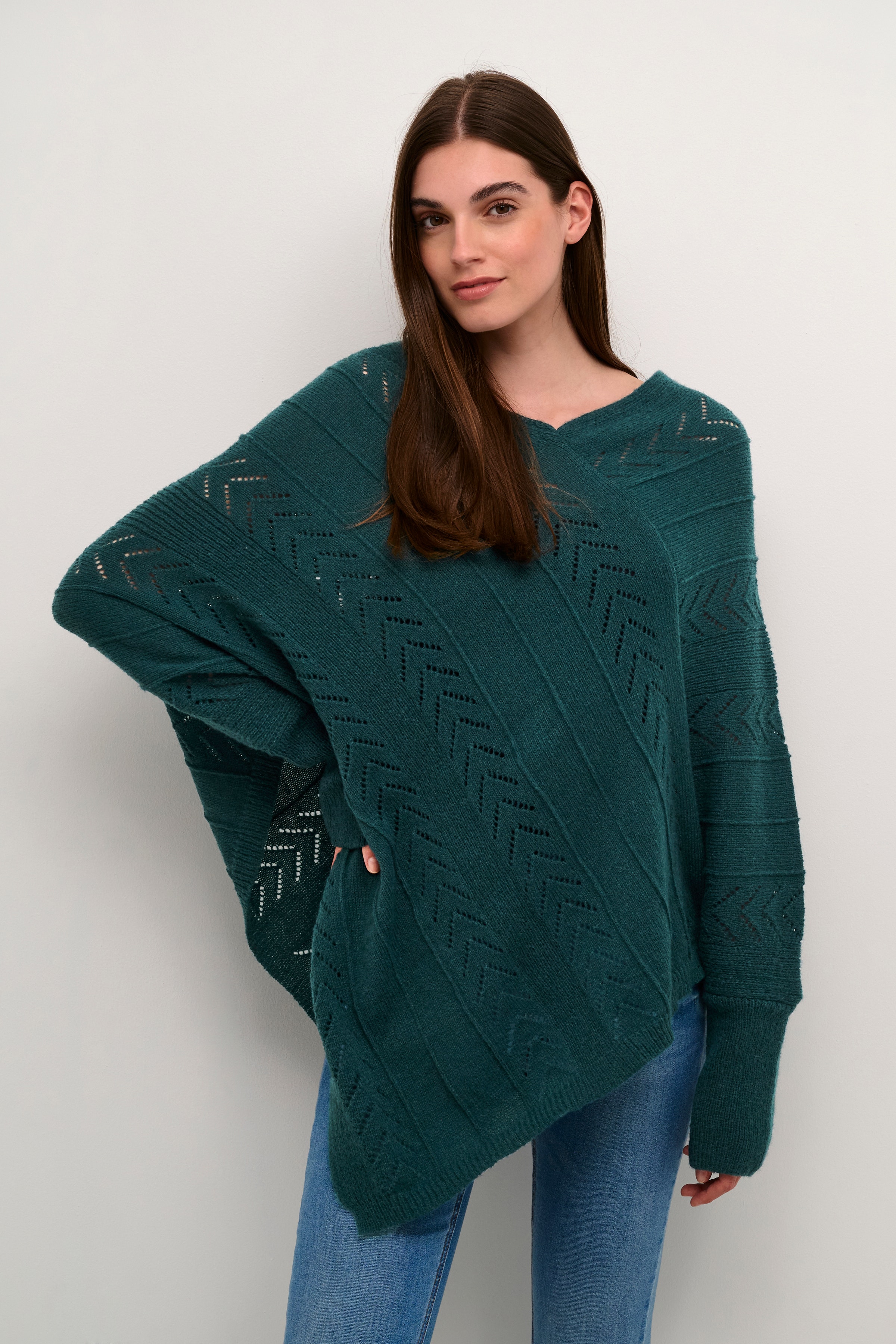 CRHoliday Poncho LOOKBOOK FRONT 10610828-195030