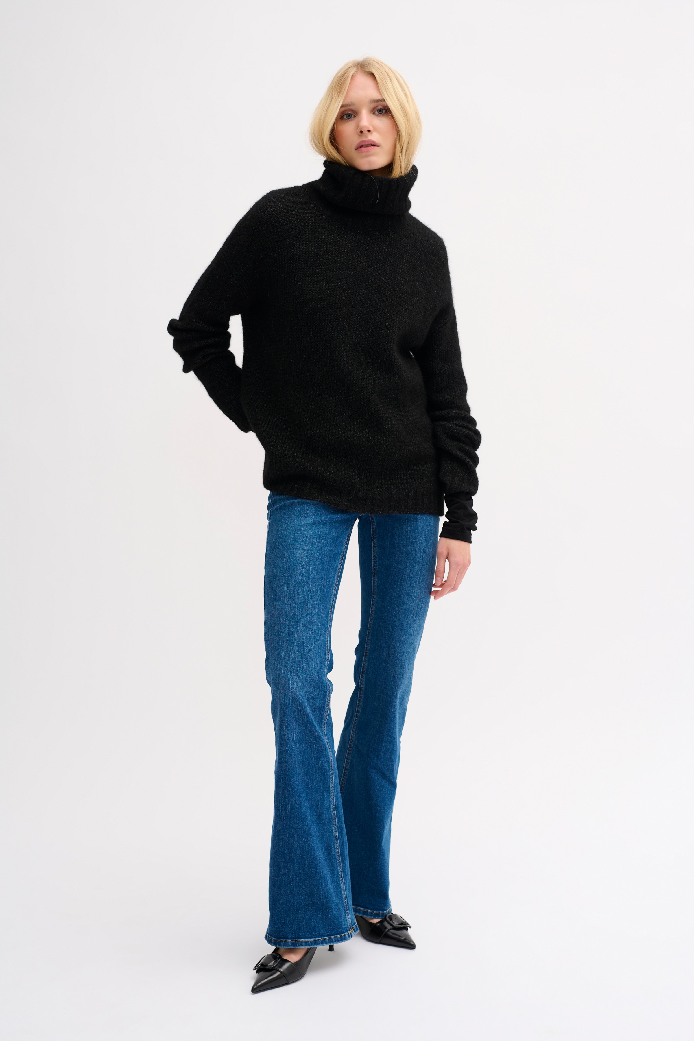 11 THE KNIT ROLLNECK LOOKBOOK FRONT 10703605-100675