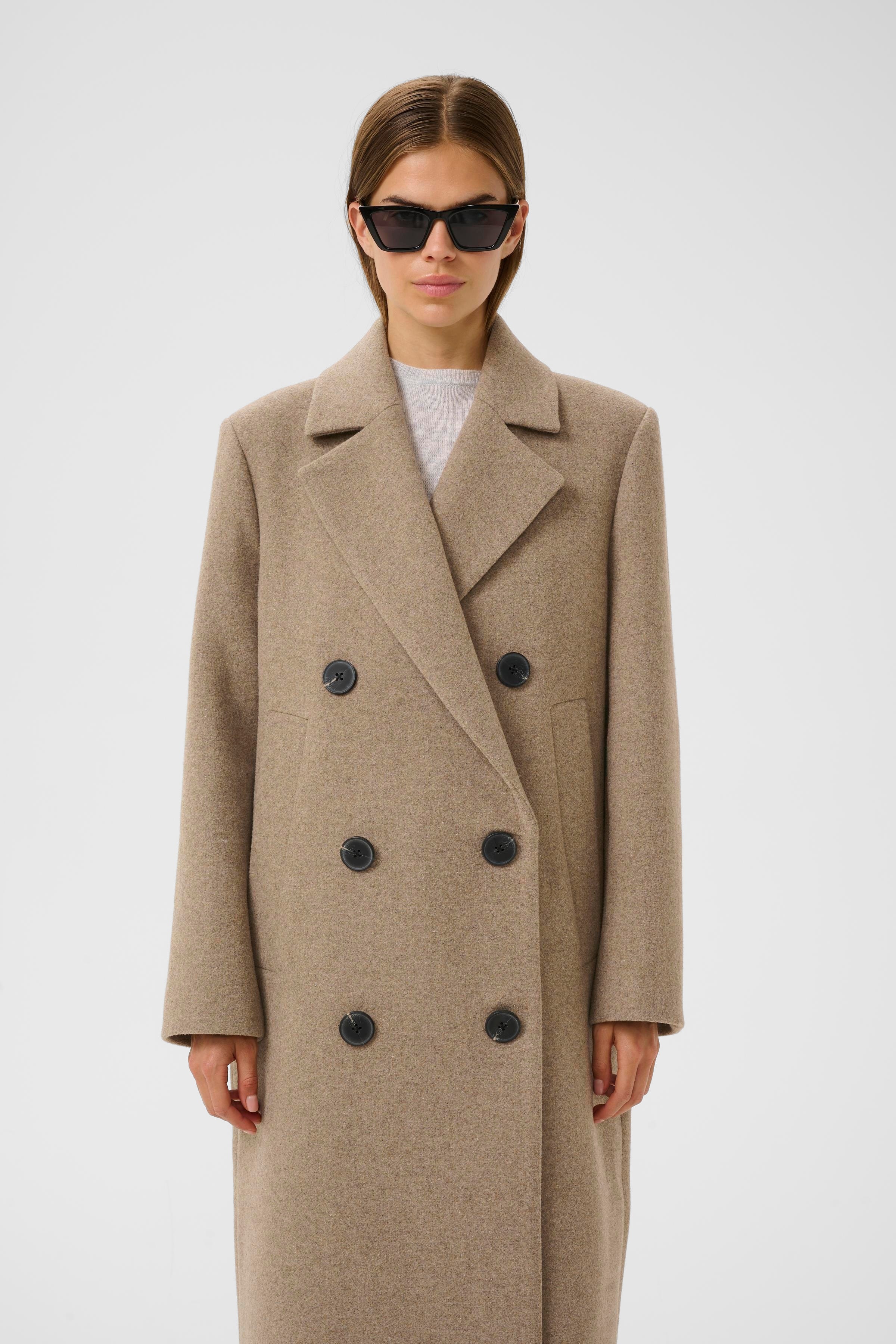 YunahIW Coat LOOKBOOK FRONT 30110610-1813041