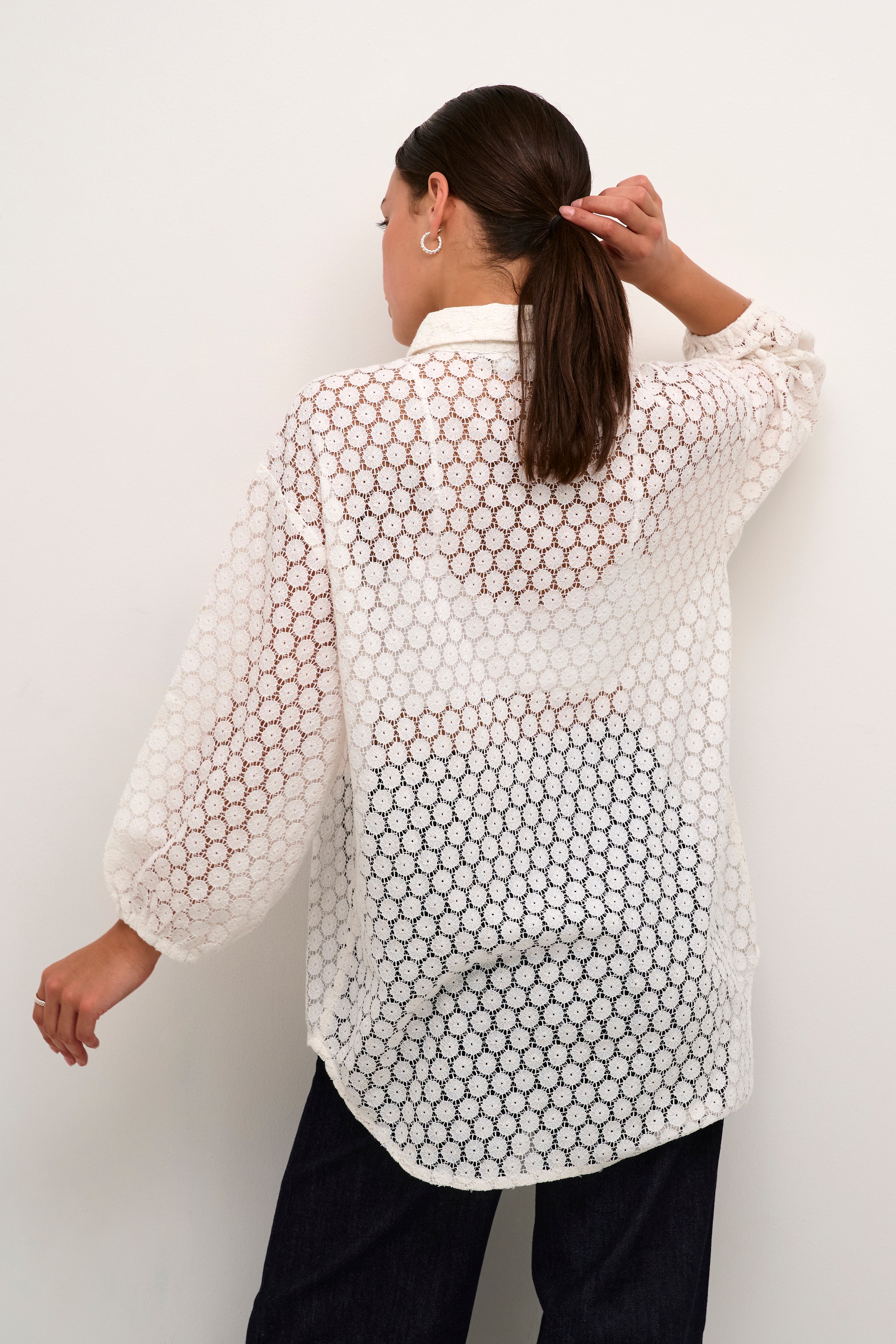 KAloren Lace shirt LOOKBOOK BACK 10508509-110602