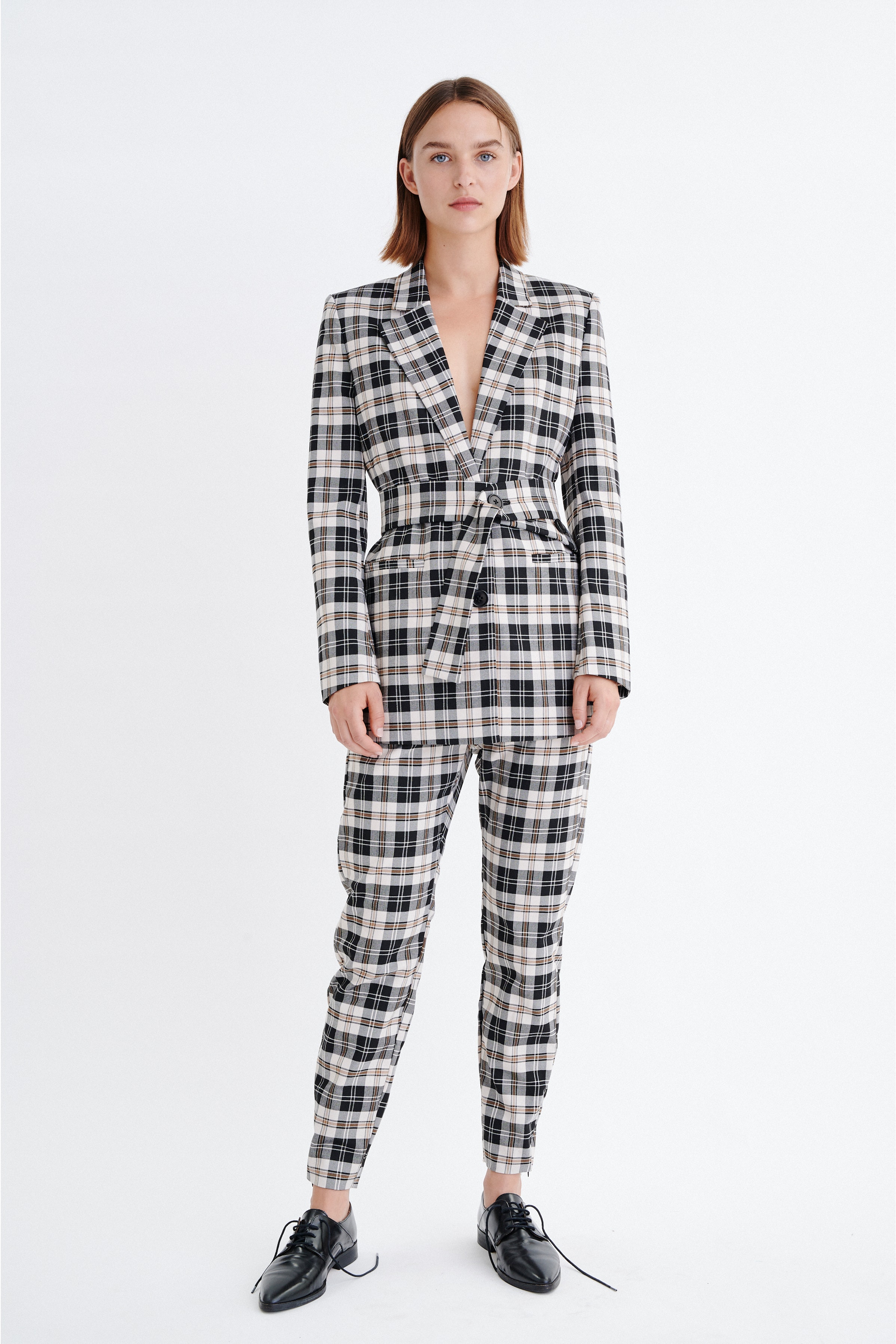 JannahIW Buks LOOKBOOK FRONT 30105067-11036