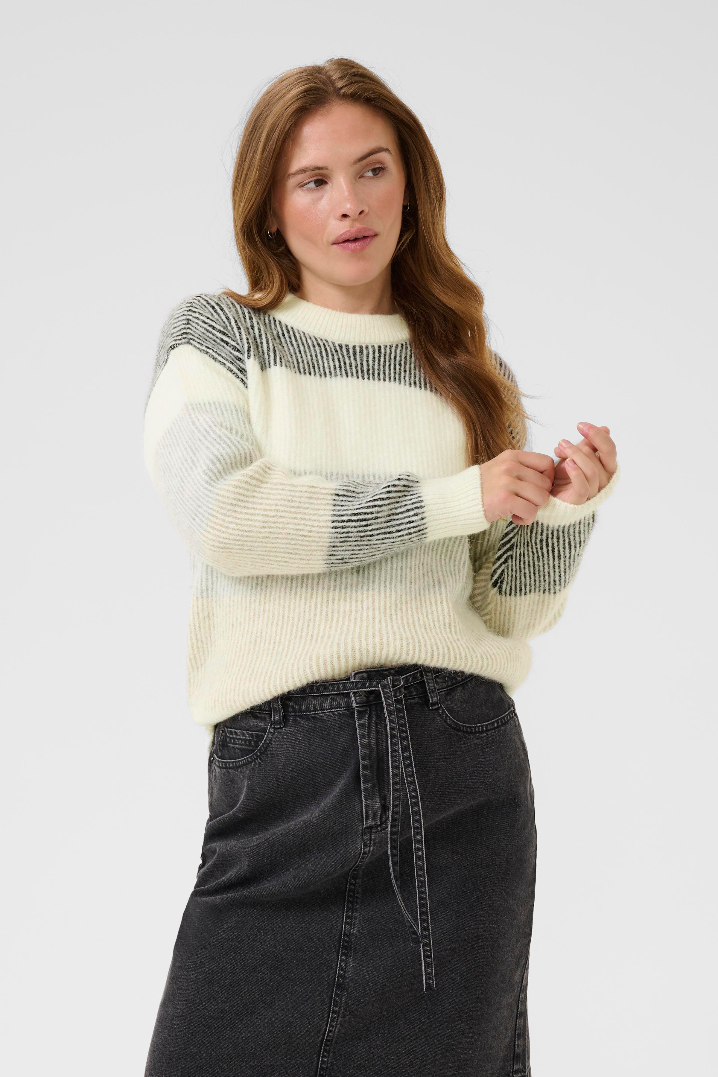 KAneve Pullover LOOKBOOK FRONT 10511331-109023