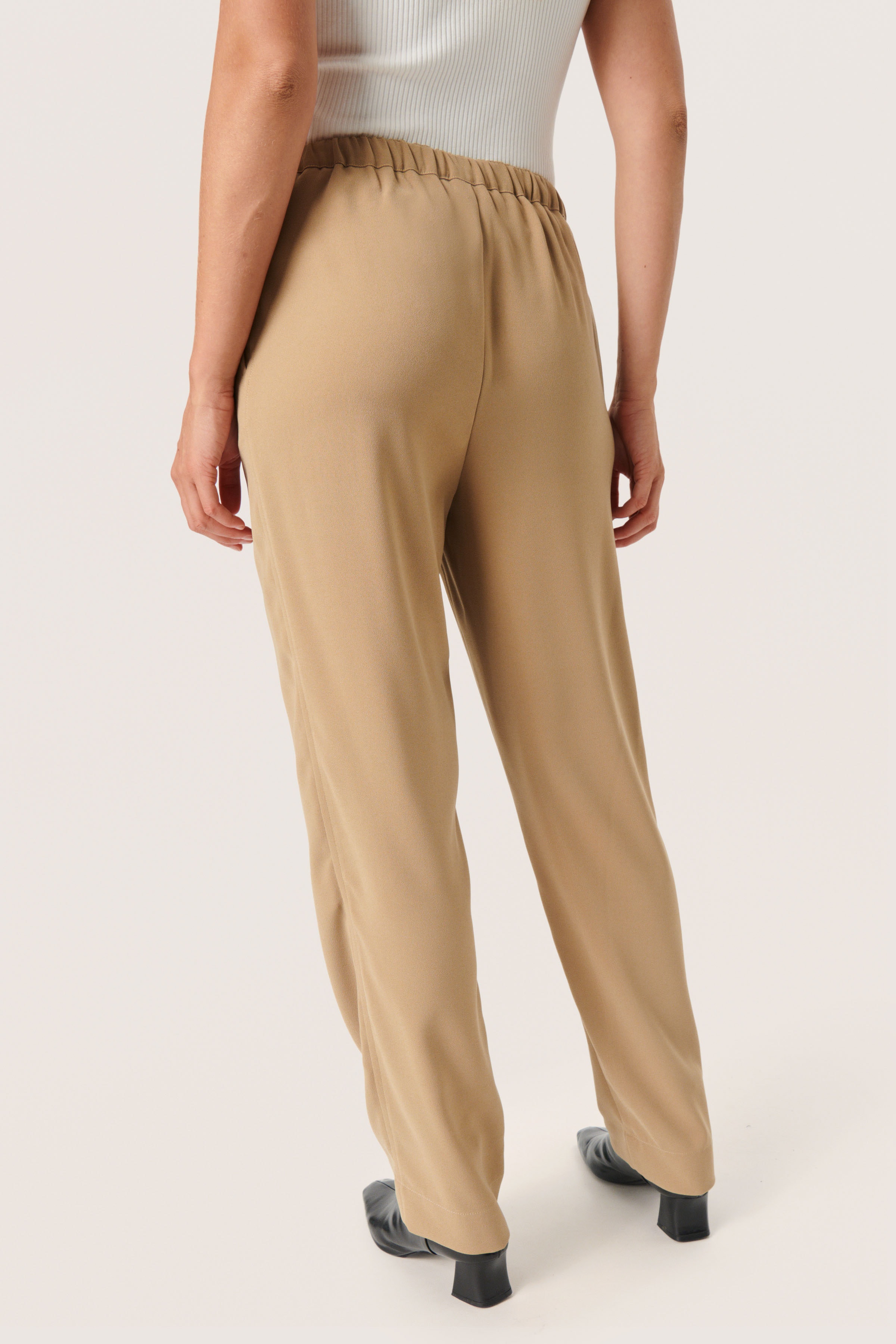 SLShirley Trousers LOOKBOOK BACK 30406840-171022