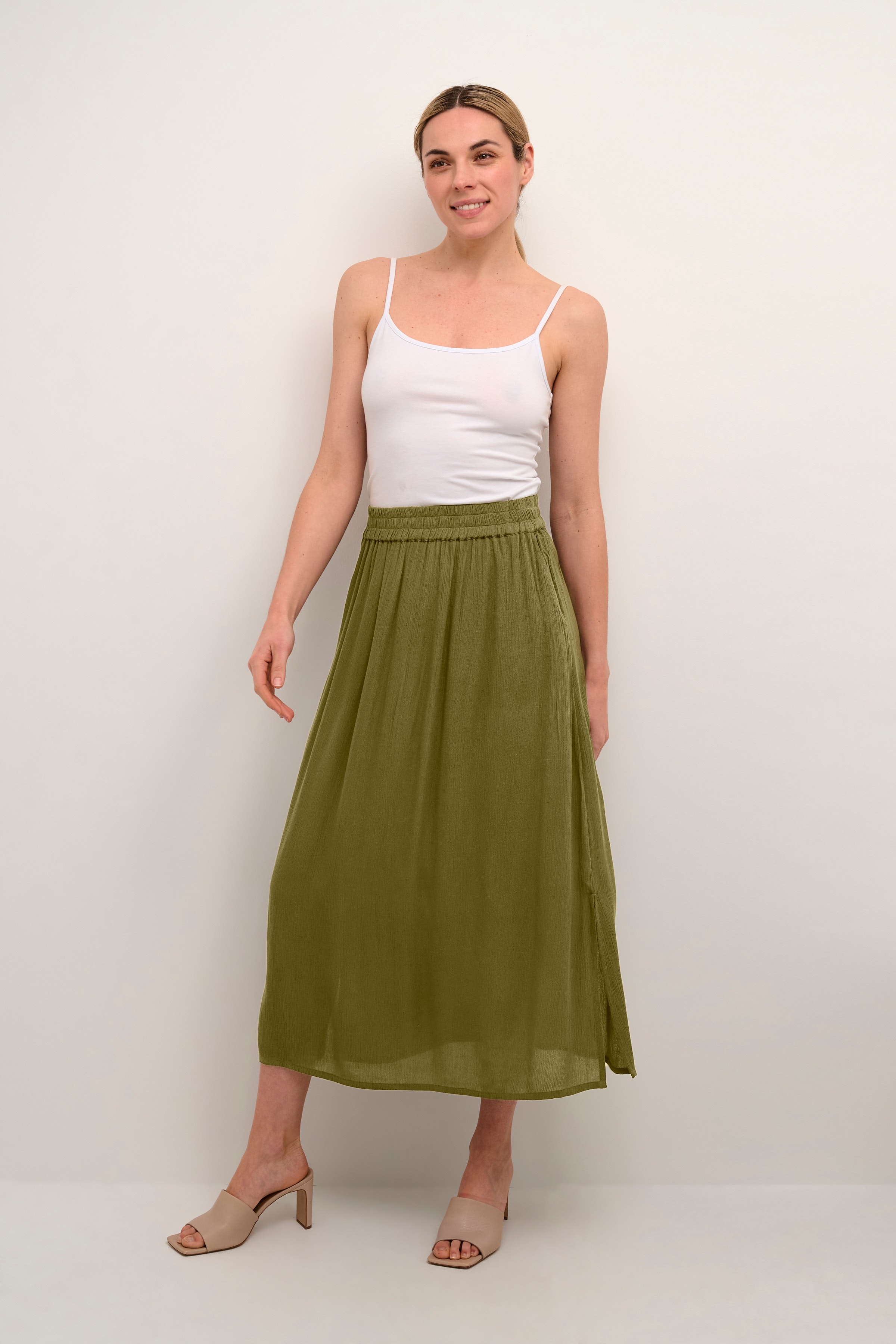 BPulla Kjol LOOKBOOK FRONT 10590457-180521B
