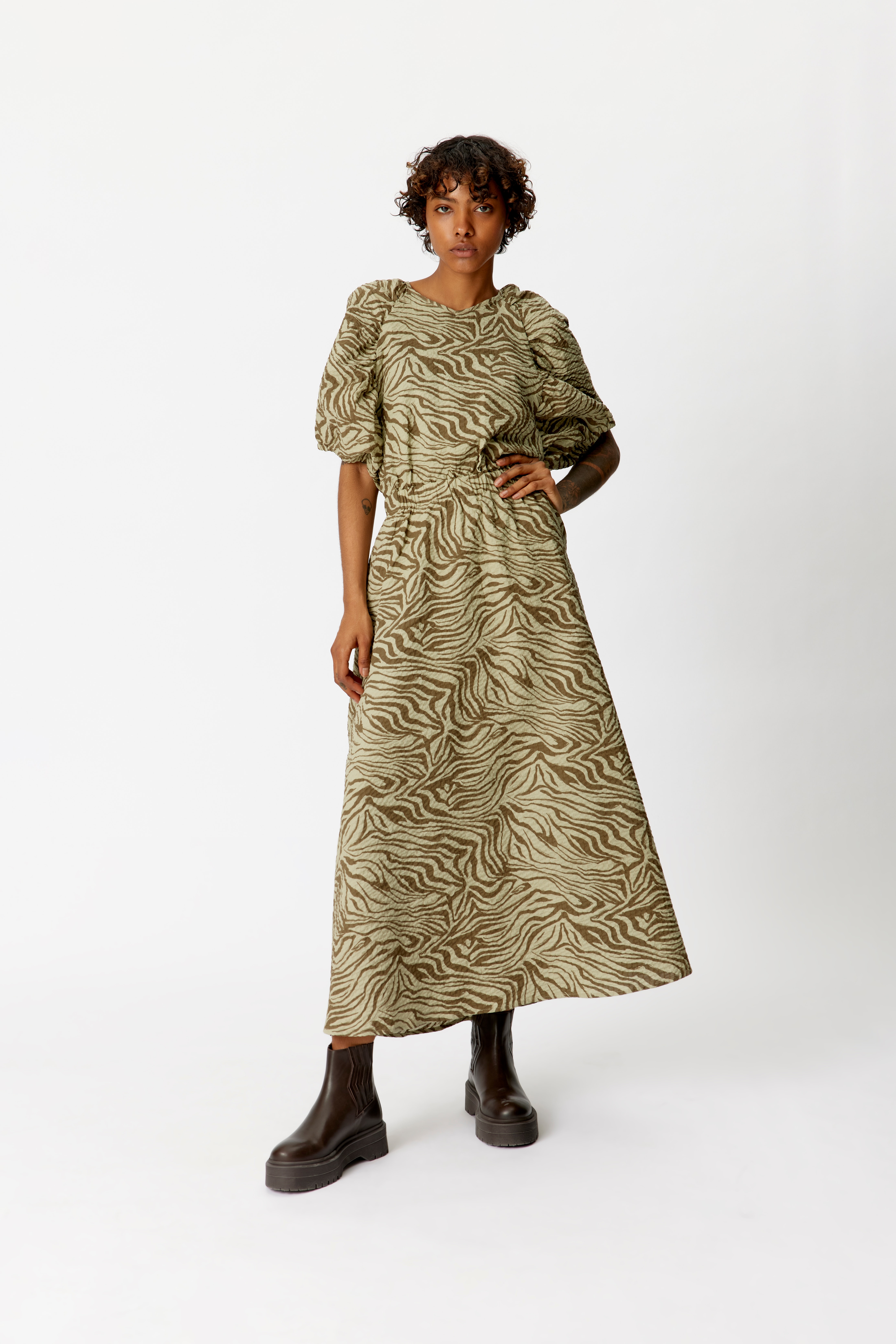 AveryGZ Kjole LOOKBOOK FRONT 10905397-101503