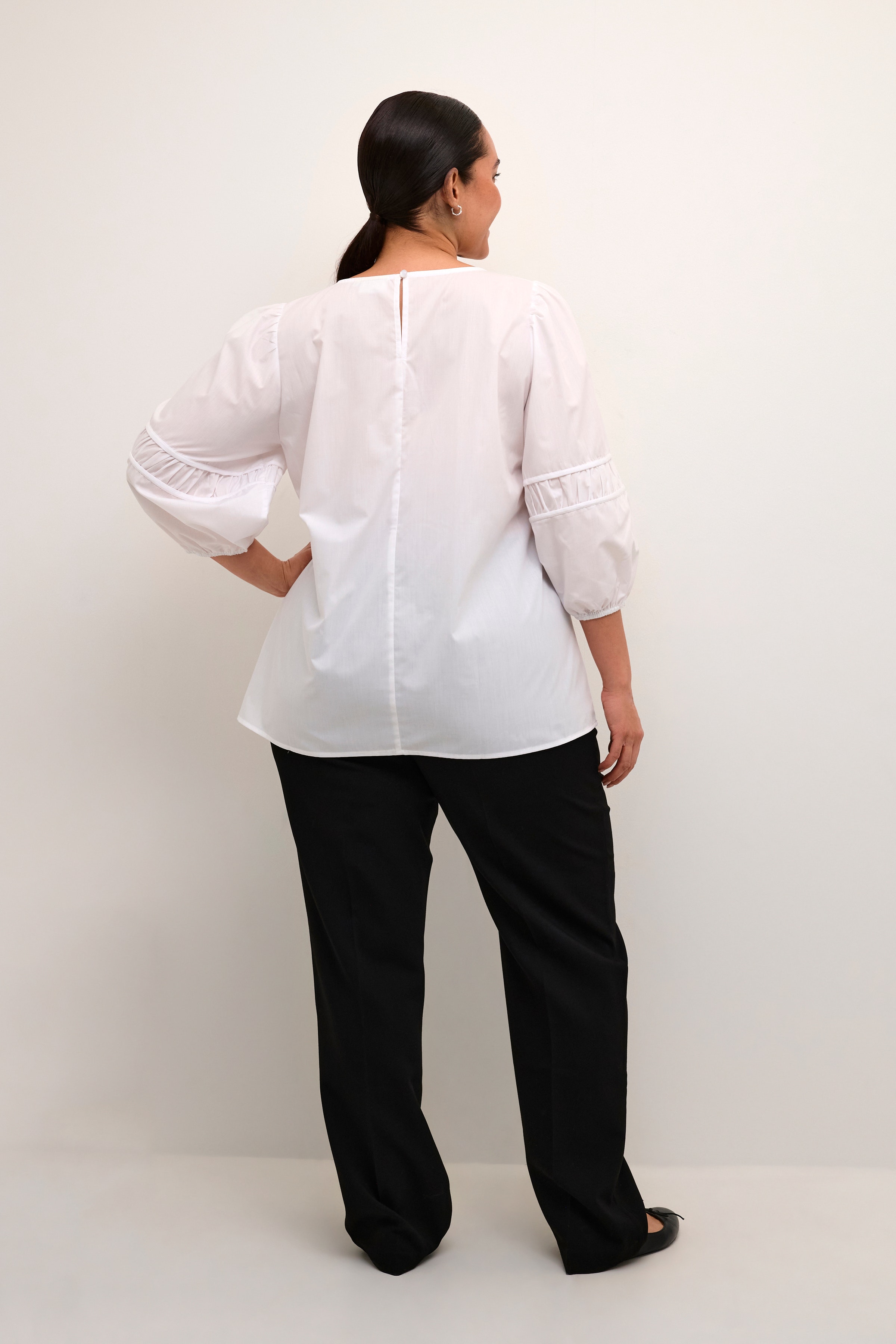 KCelina Blouse LOOKBOOK BACK 10582883-110601