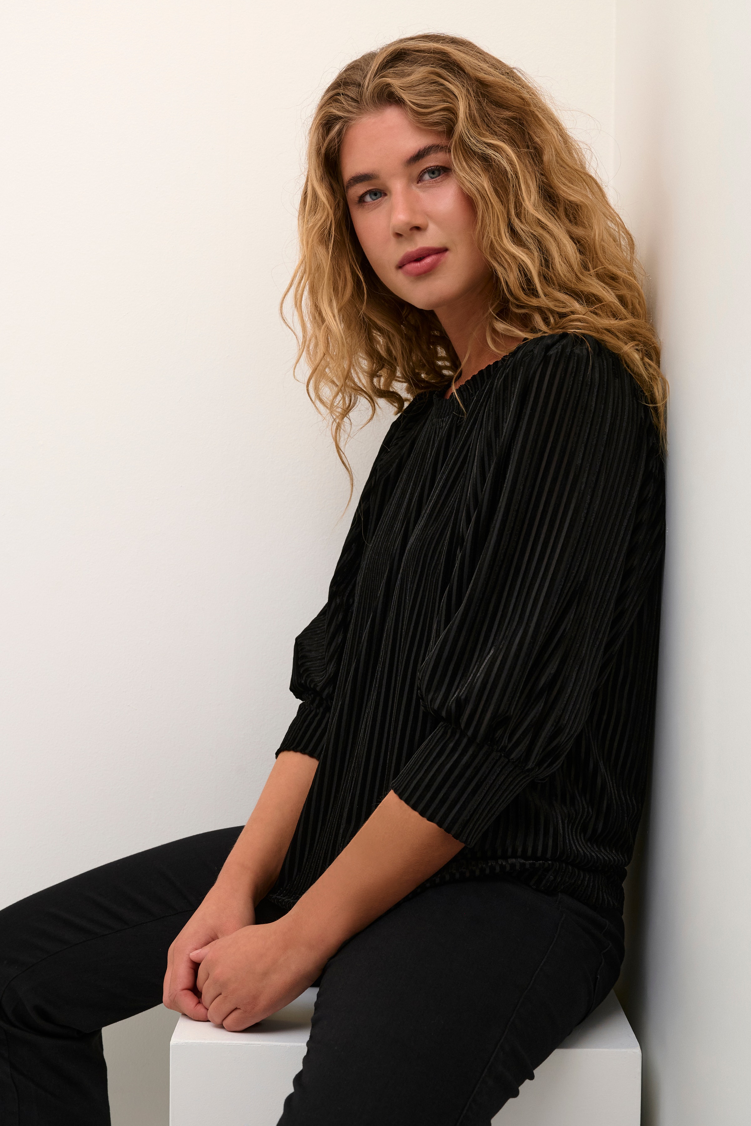 KAcaca Velourbluse LOOKBOOK DETAIL 10503887-100121