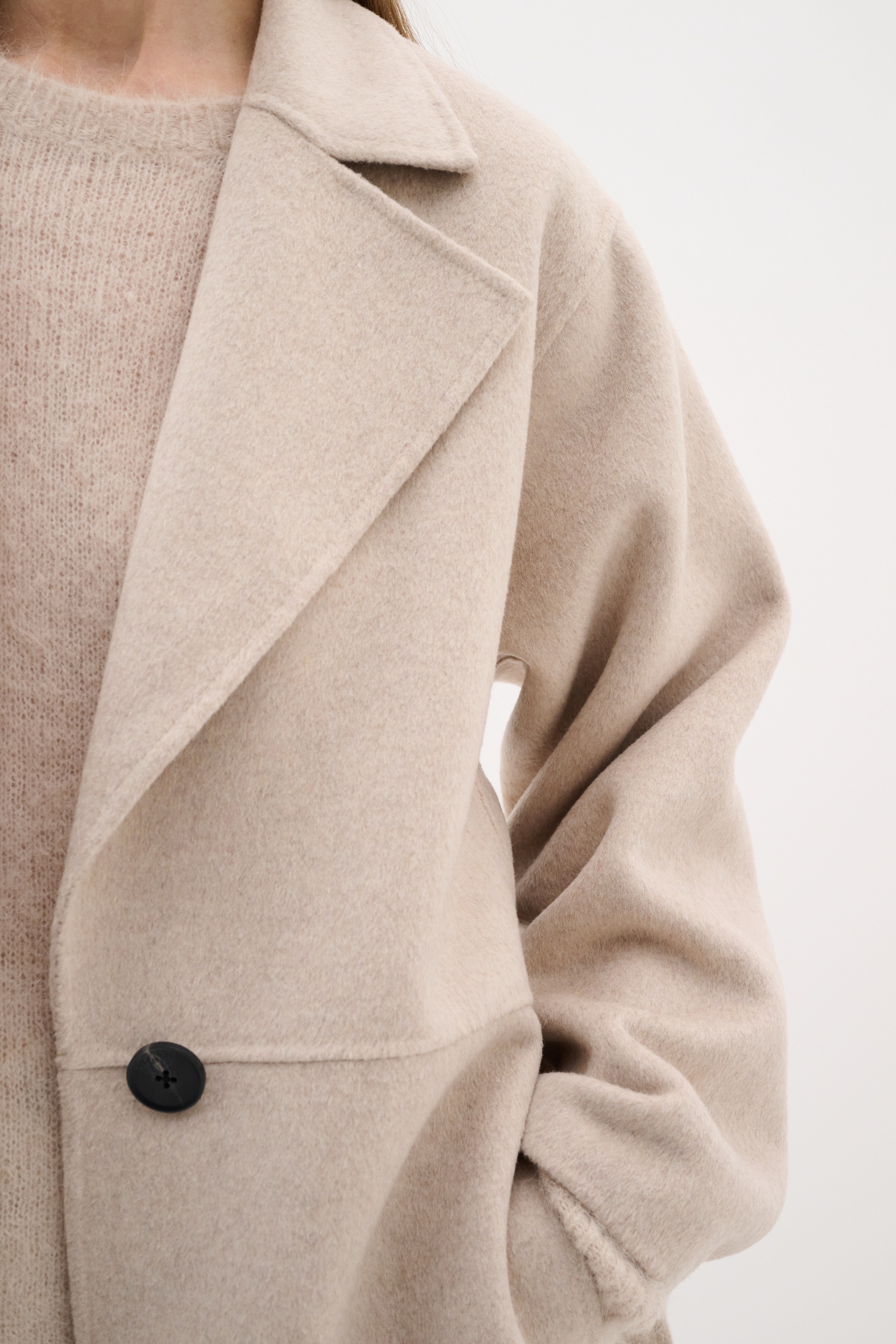 YillaIW Coat LOOKBOOK DETAIL 30110609-300002