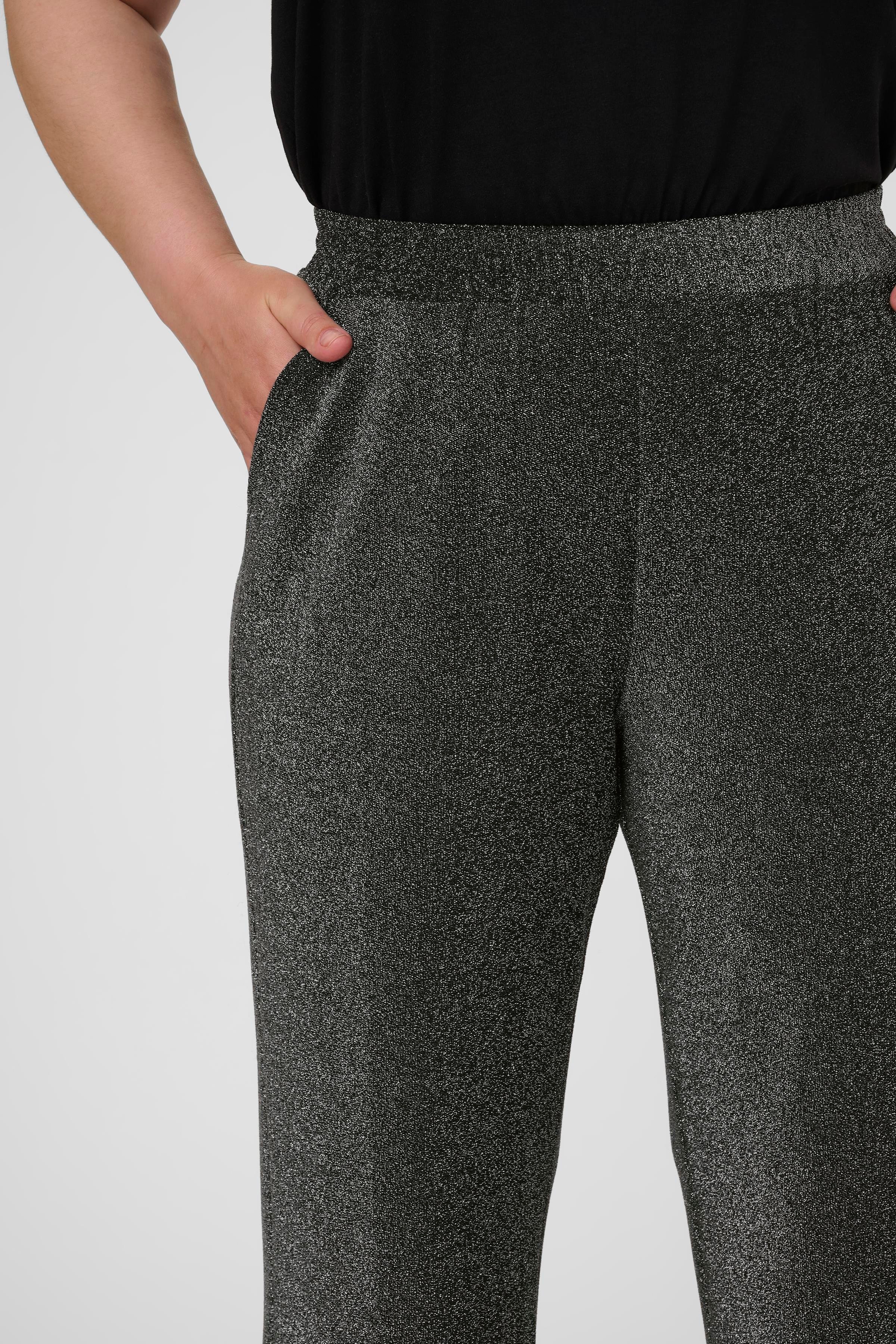 KCriana Hose LOOKBOOK DETAIL 10583789-108581