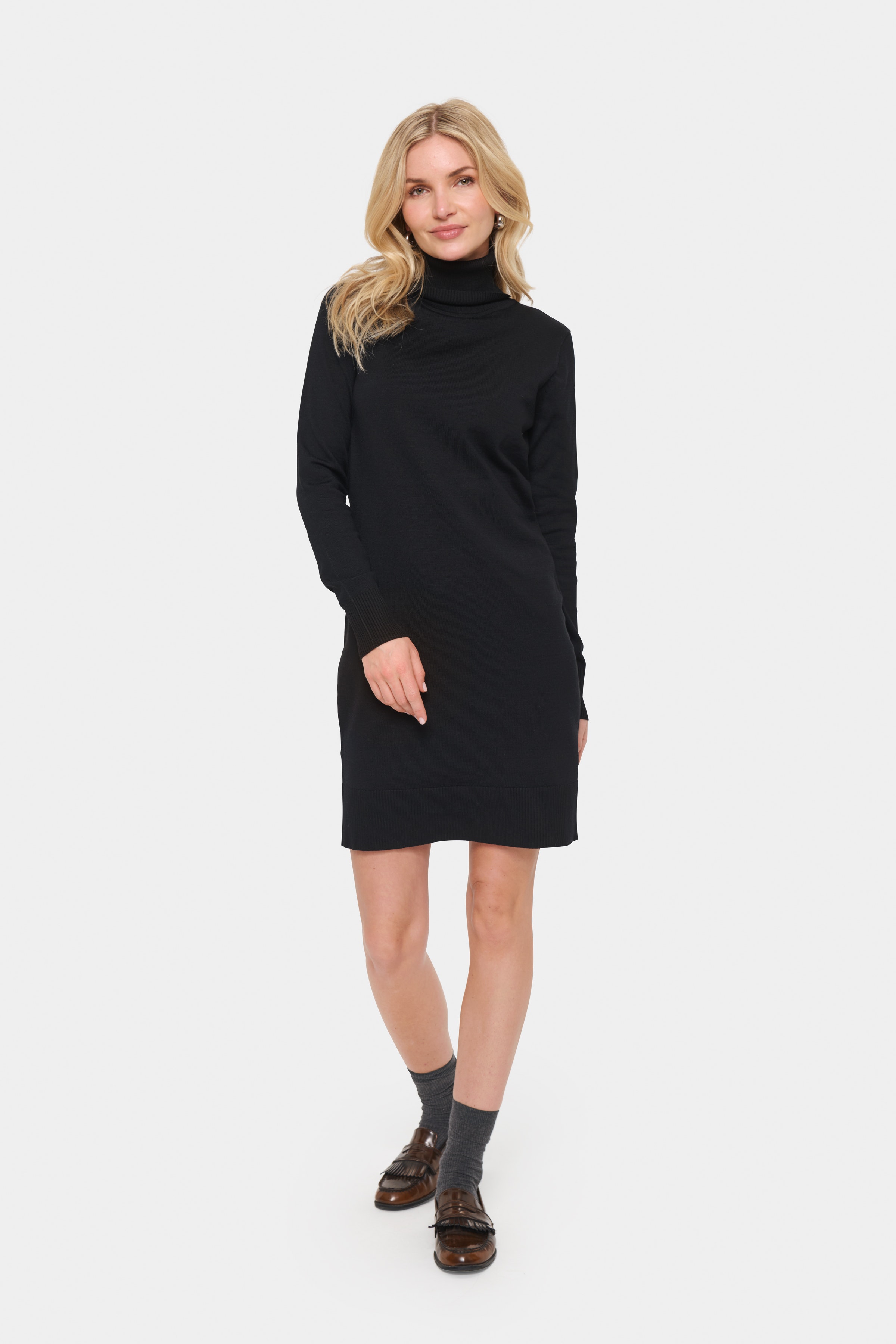  MilaSZ Rollneck Dress LOOKBOOK FRONT 30501696-0001