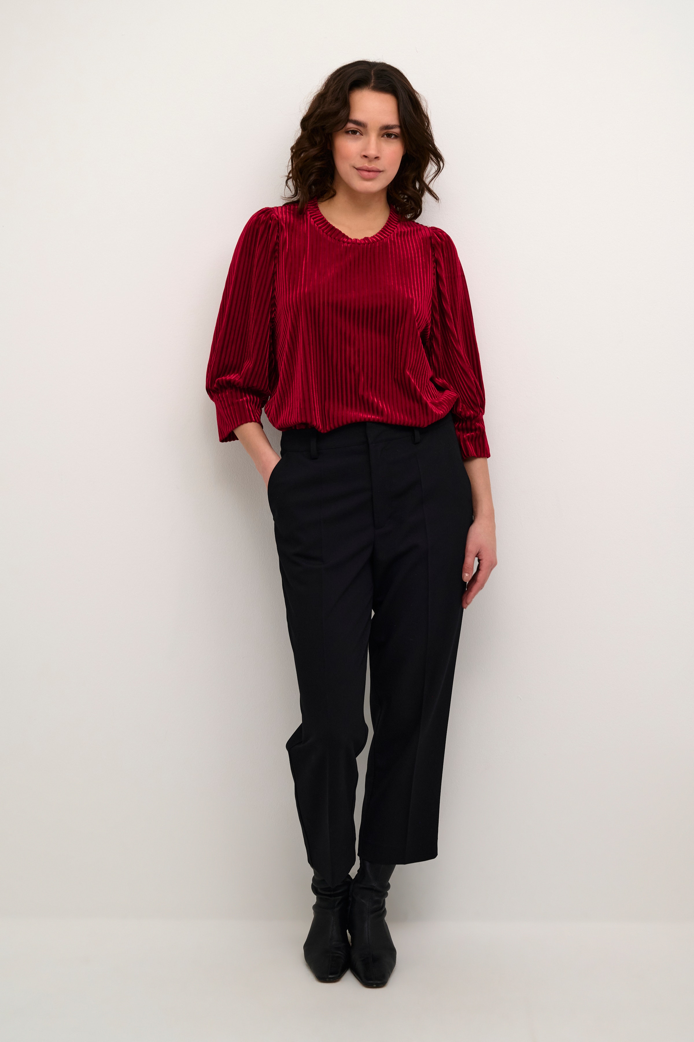 KAcaca Velour blouse LOOKBOOK FRONT 10503887-106907