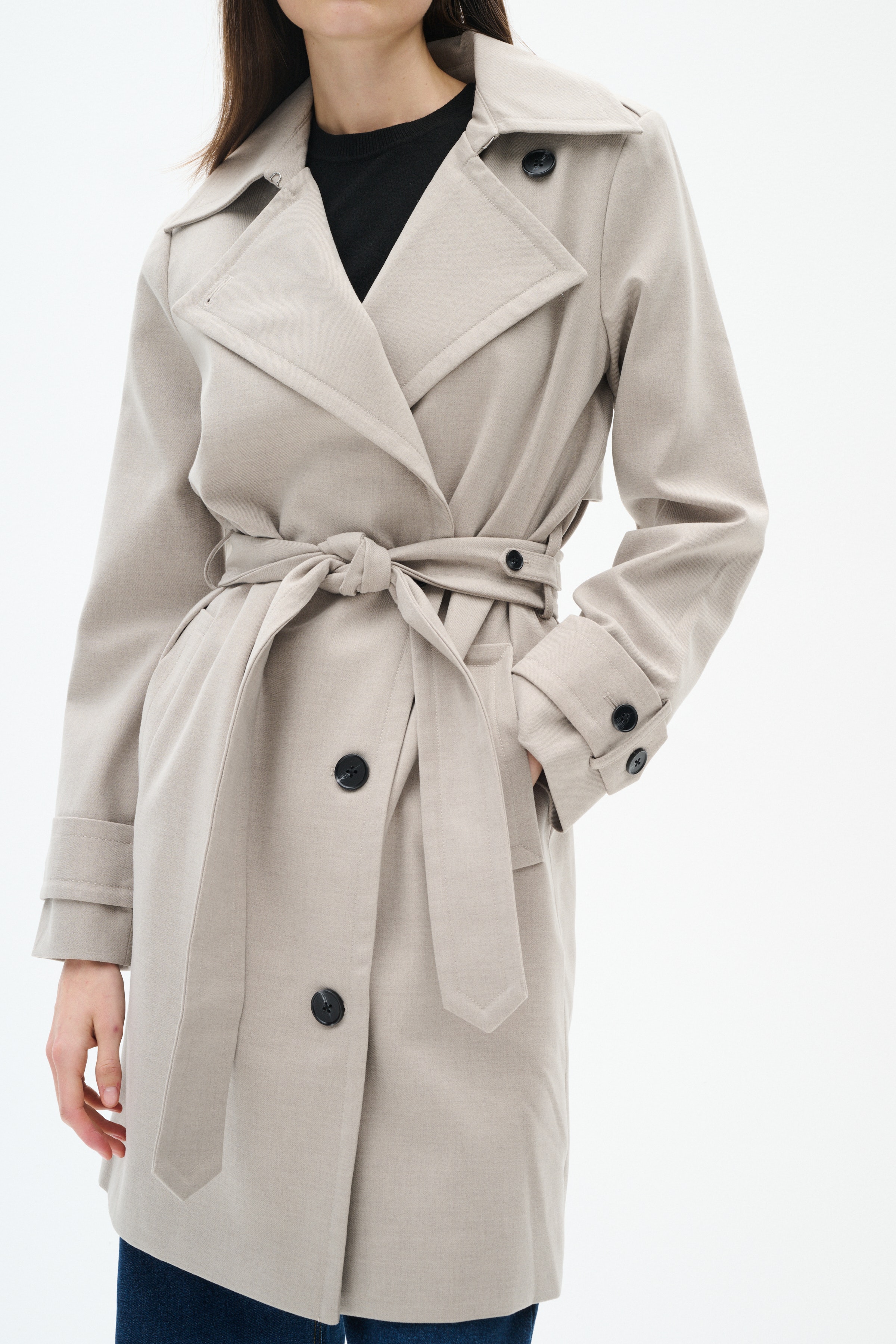 UlrykaIW Trenchcoat LOOKBOOK FRONT 30110018-1304031