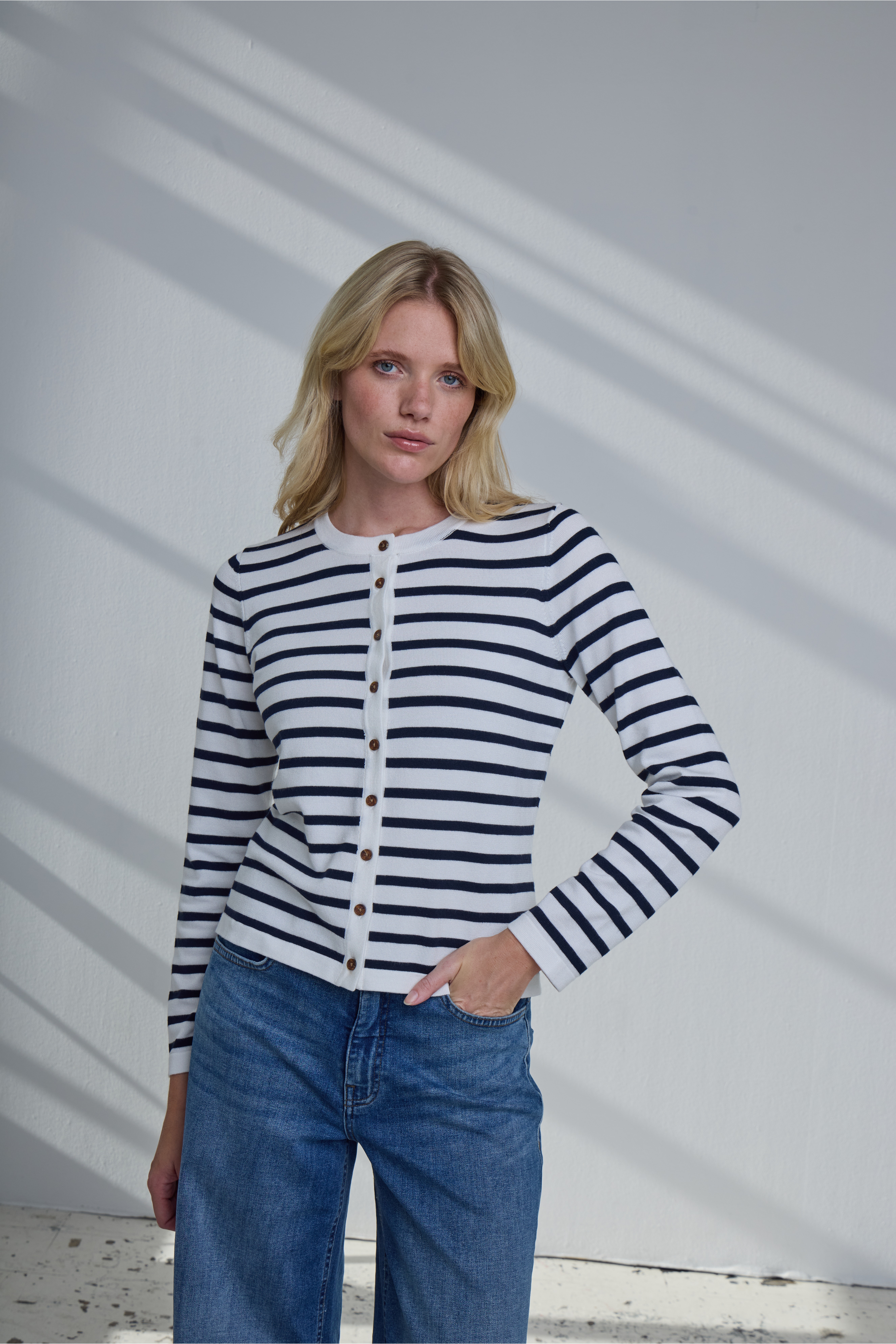 IHLULS O-Neck Cardigan LOCATION NONE 20125808-900007009