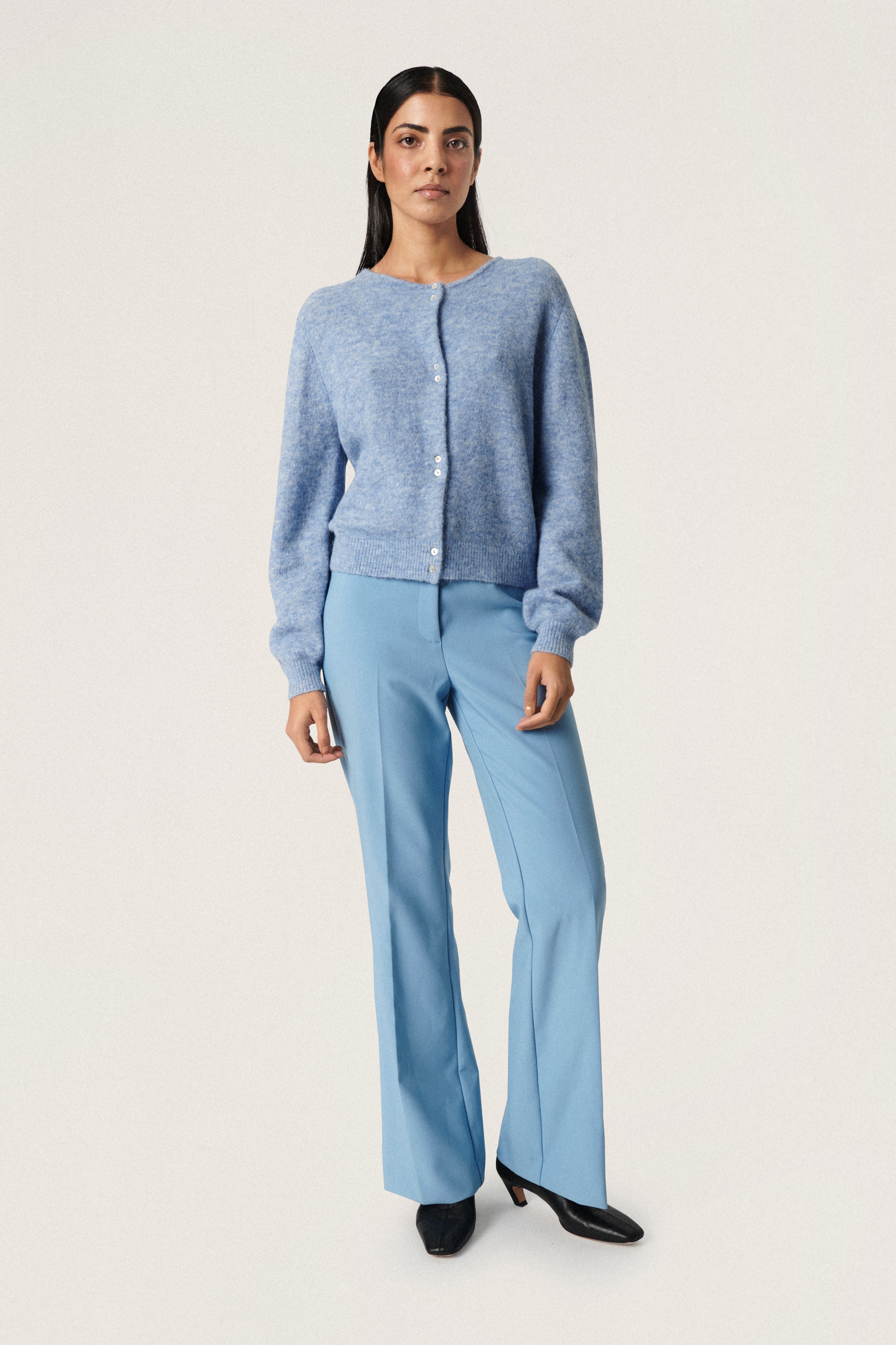 SLAnina Cardigan LOOKBOOK FRONT 30406440-1640211
