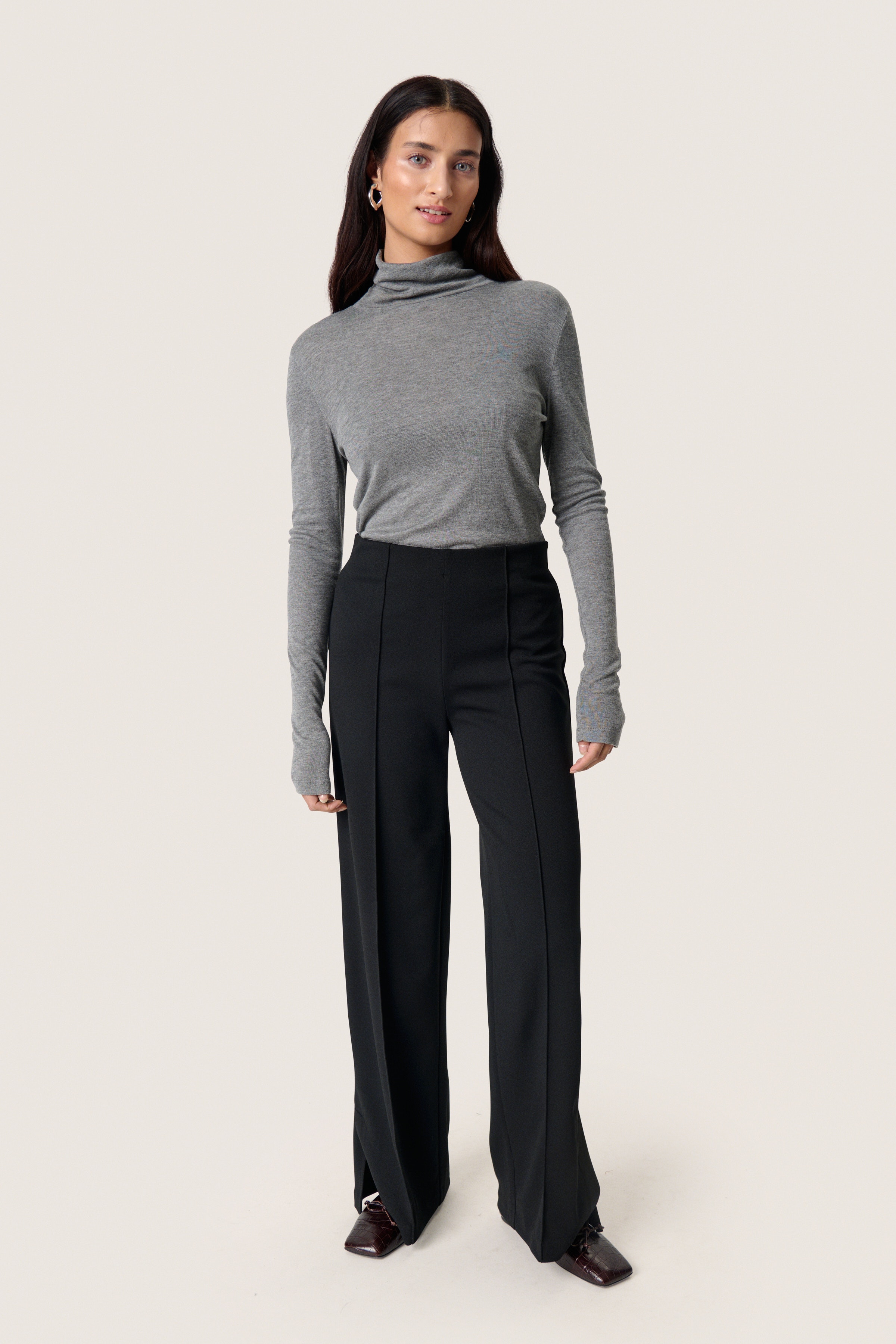 SLBea Trousers LOOKBOOK FRONT 30407618-194008