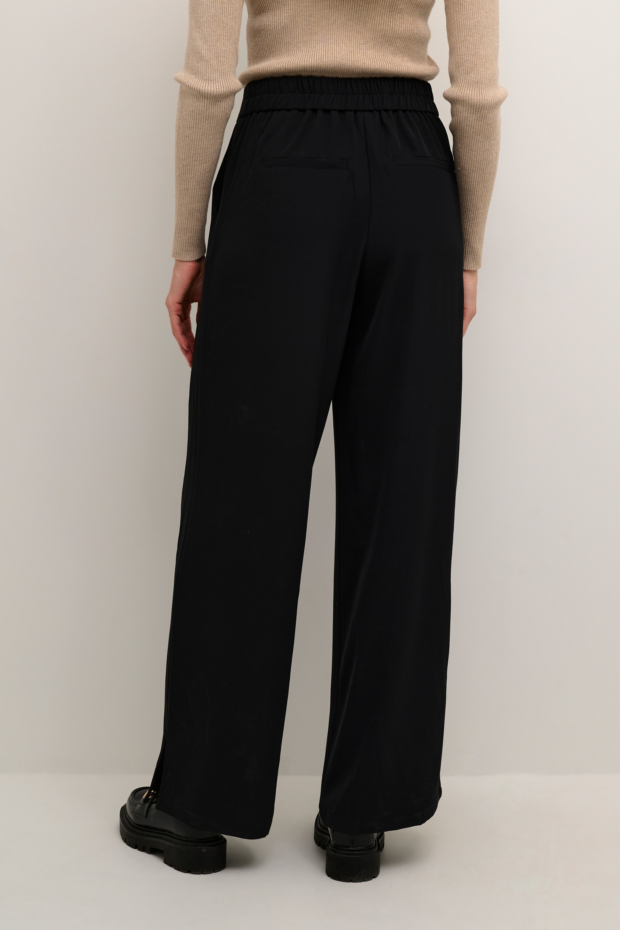 KAsigna HW Wide Trousers LOOKBOOK BACK 10508228-100121