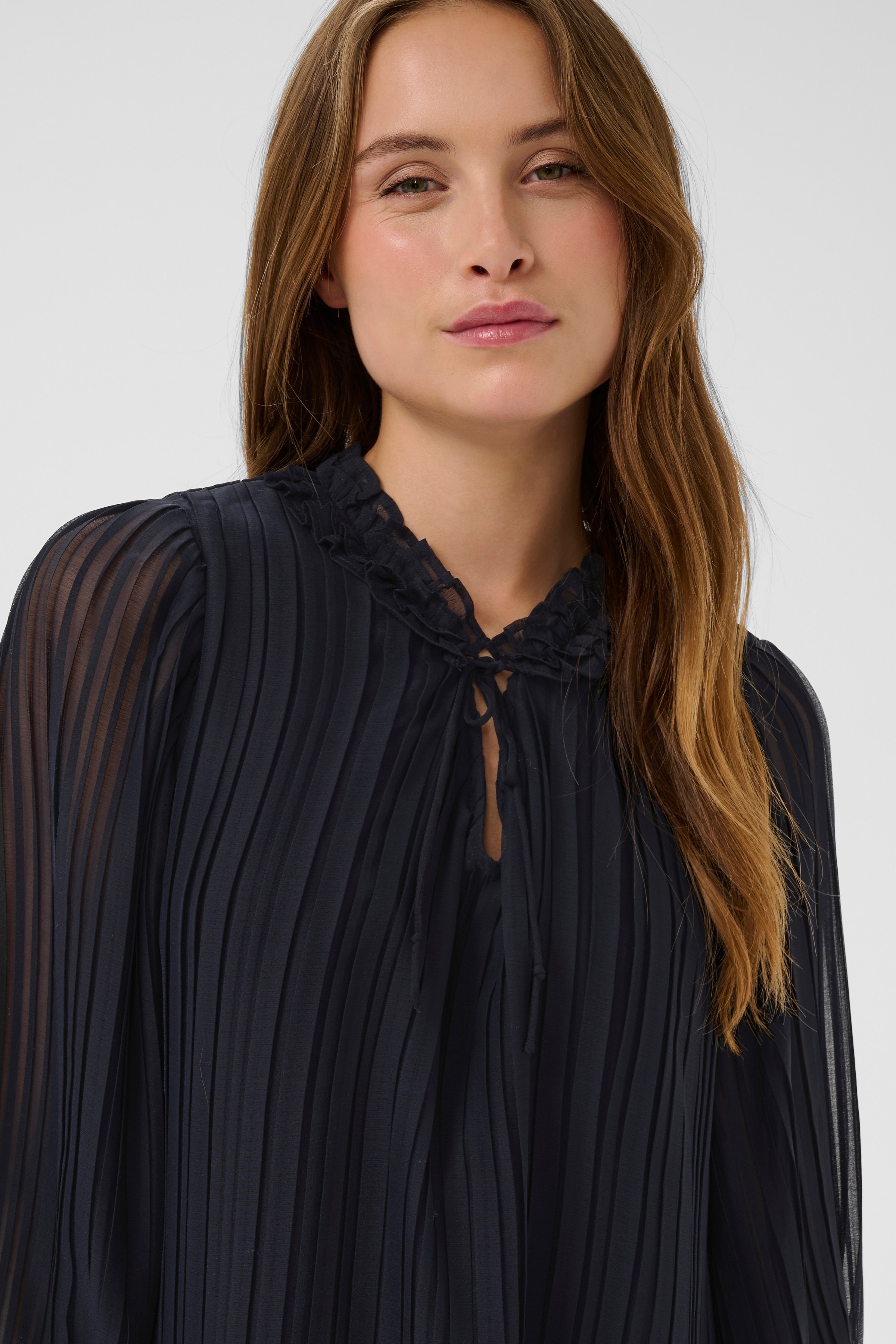 NuriSZ Bluse LOOKBOOK DETAIL 30514597-193911