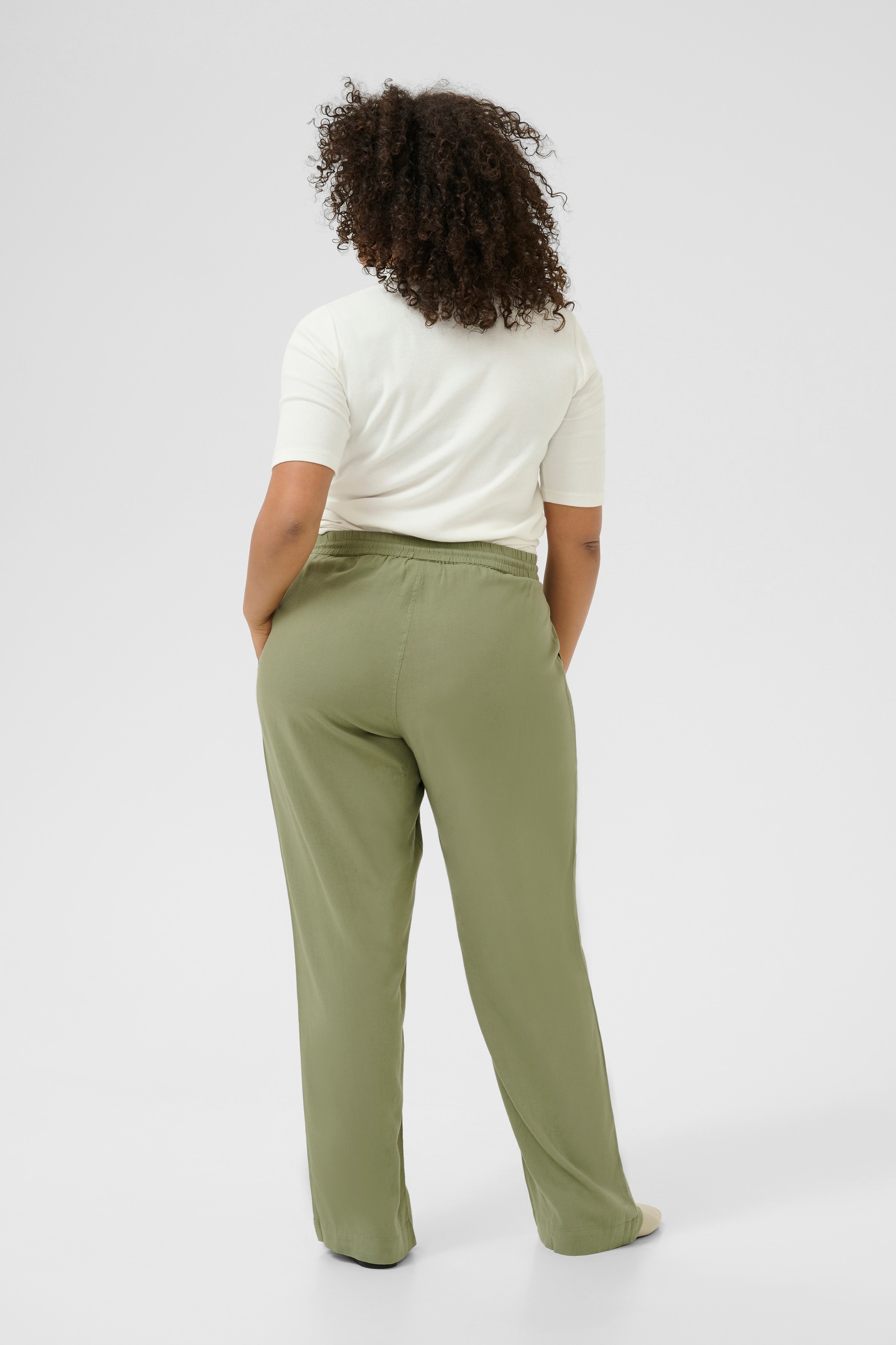 KCmille Linen trousers LOOKBOOK BACK 10582220-170115