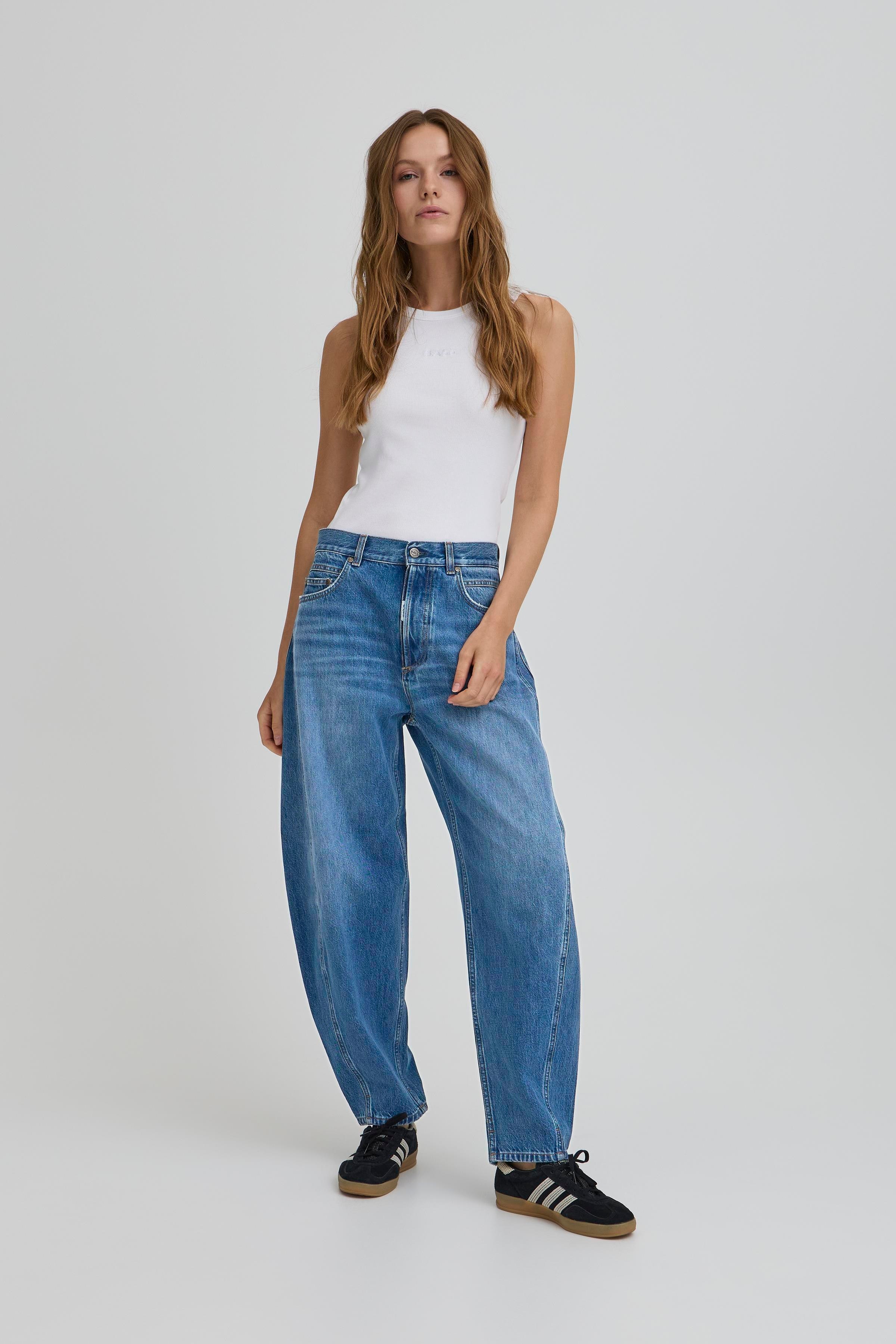BACAVI Curved Jeans LOOKBOOK FRONT 50405378-205291