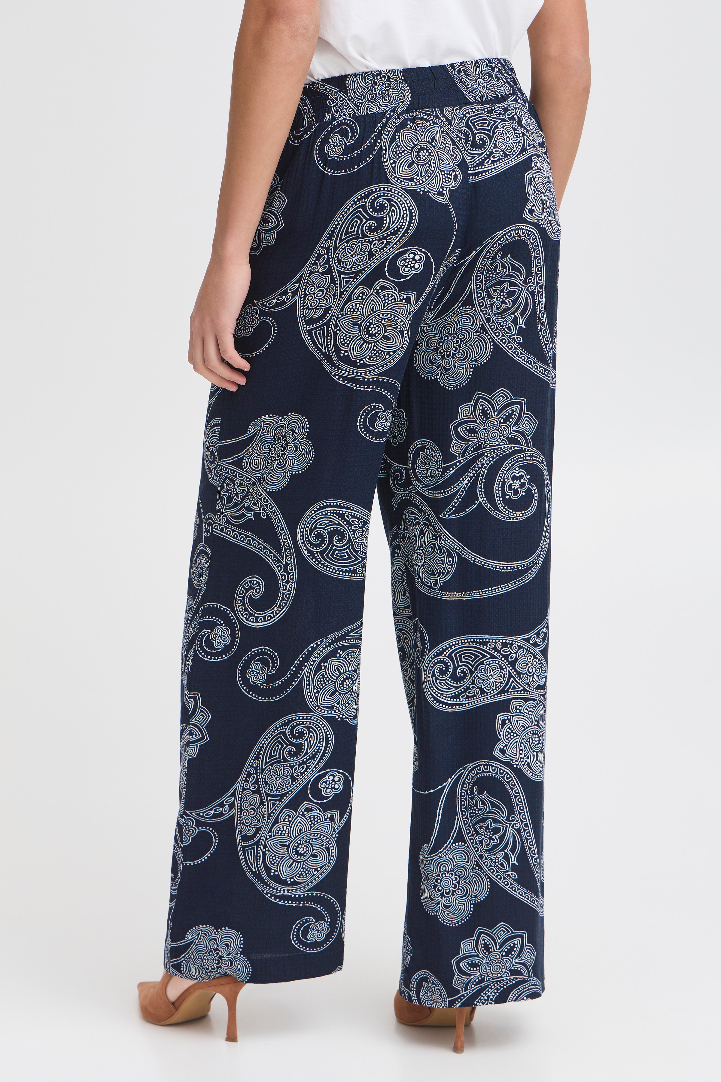 FROLINE Trousers LOOKBOOK BACK 20615801-204398