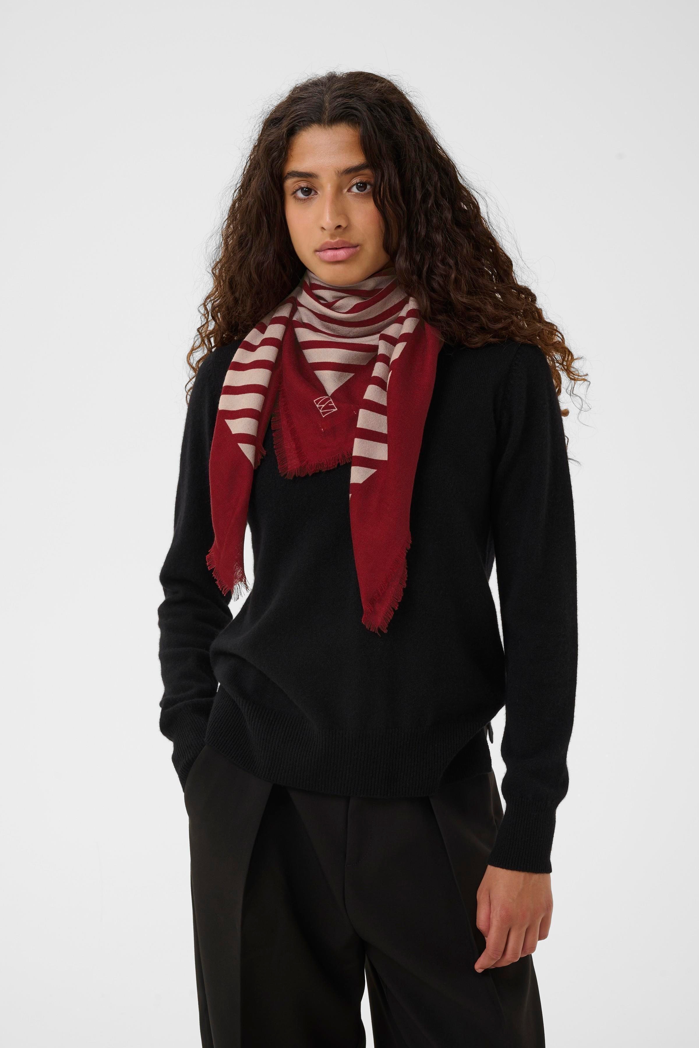 AmiIW Sjaal LOOKBOOK FRONT 30110773-161509